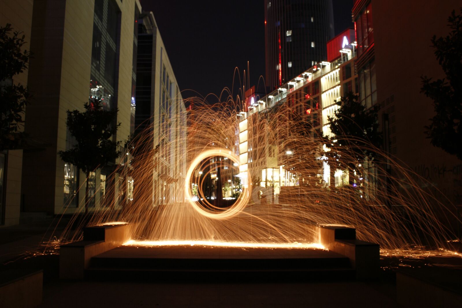 Canon EOS 700D (EOS Rebel T5i / EOS Kiss X7i) sample photo. Light painting, night, glow photography