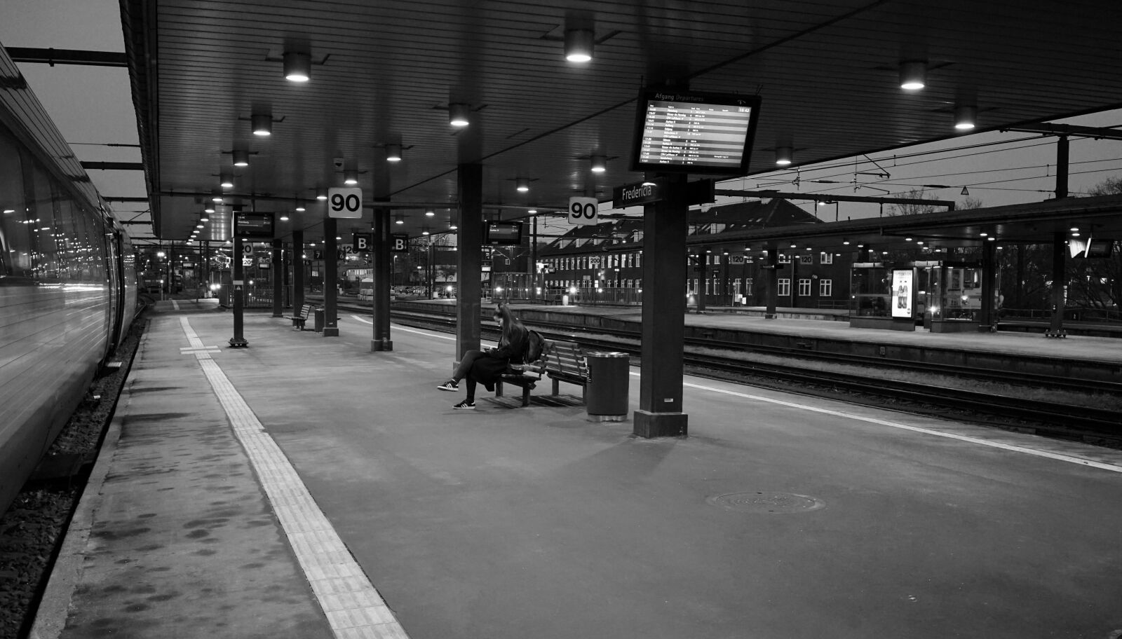 Sony a7 II sample photo. Platform, wait, railway station photography