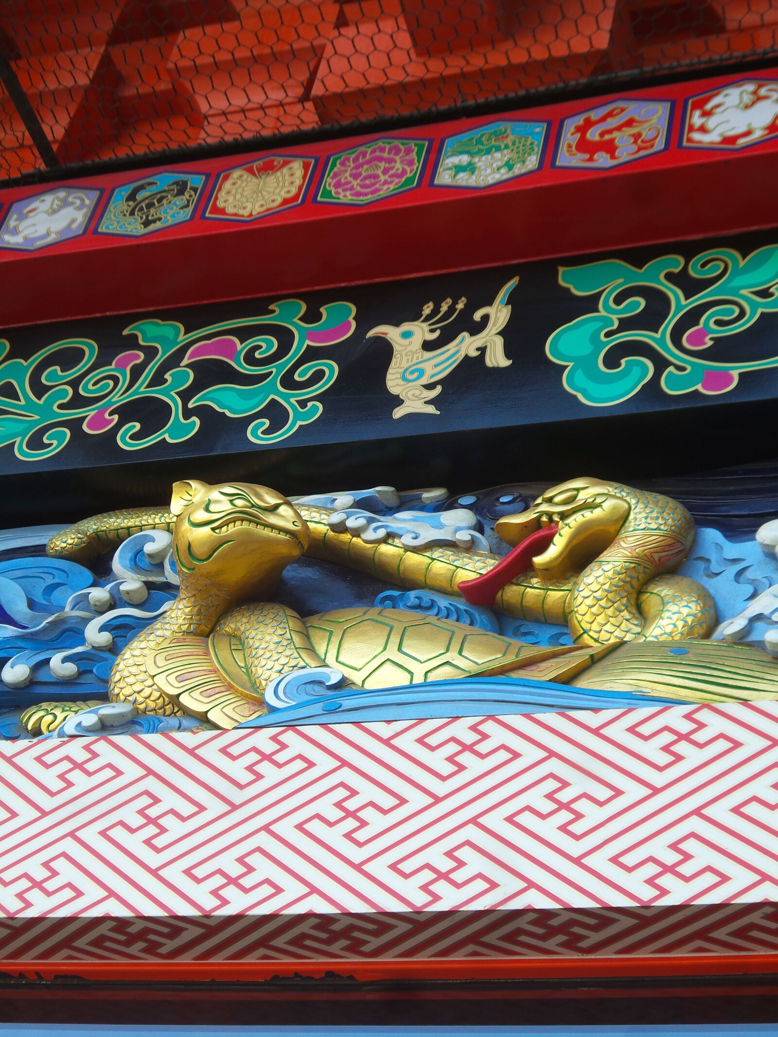 Samsung Galaxy S4 Zoom sample photo. Japan, temple, decoration photography