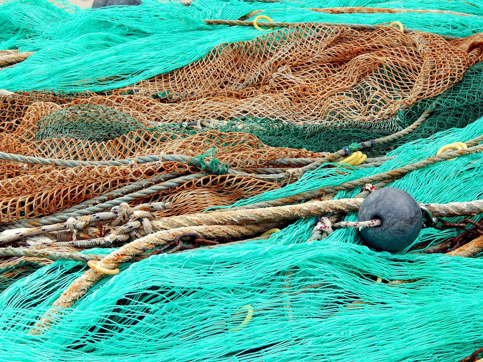 Nikon Coolpix L820 sample photo. Nets, fishing nets, fishing photography