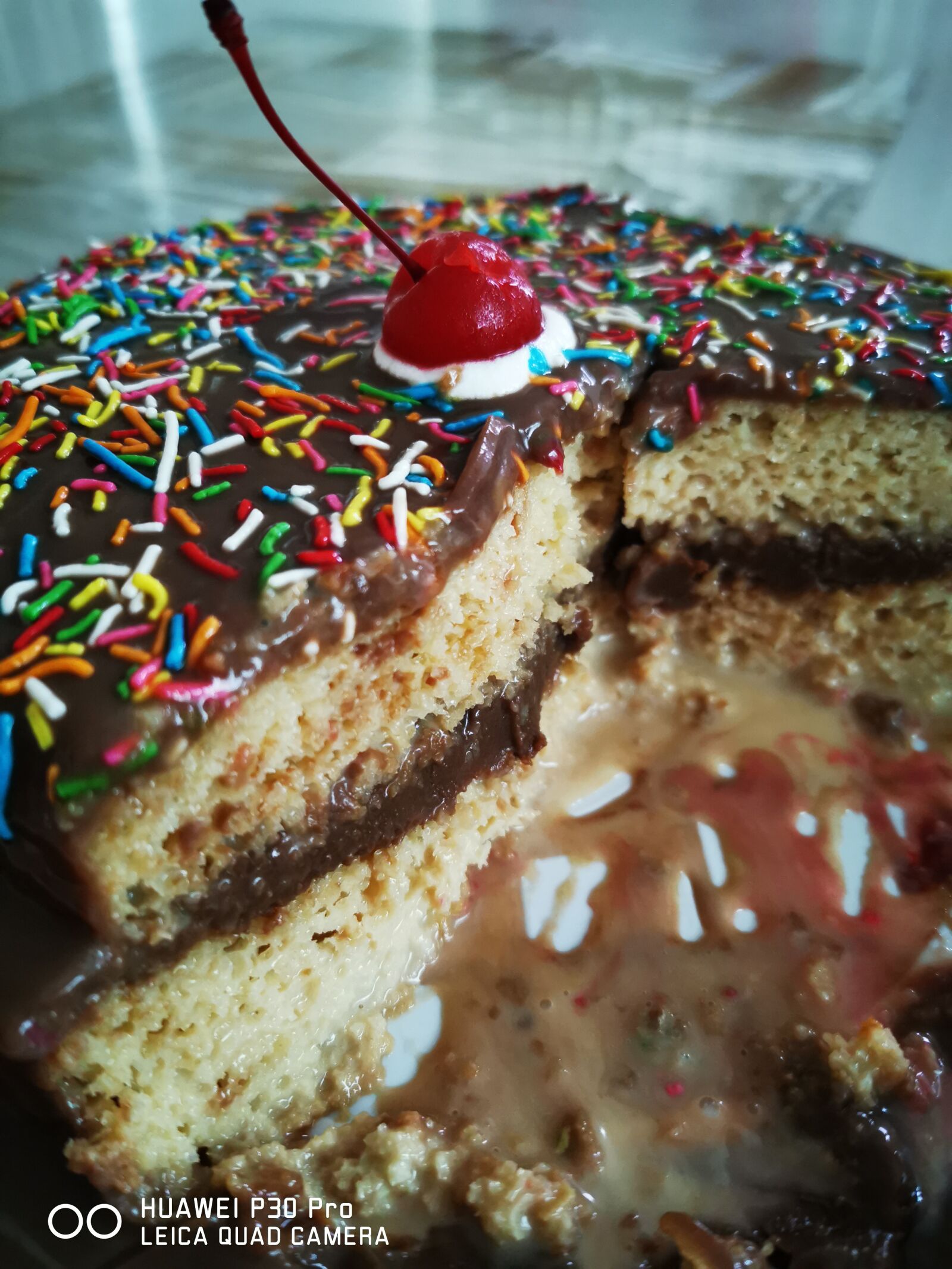 HUAWEI P30 Pro sample photo. Cake, chocolate, milk photography
