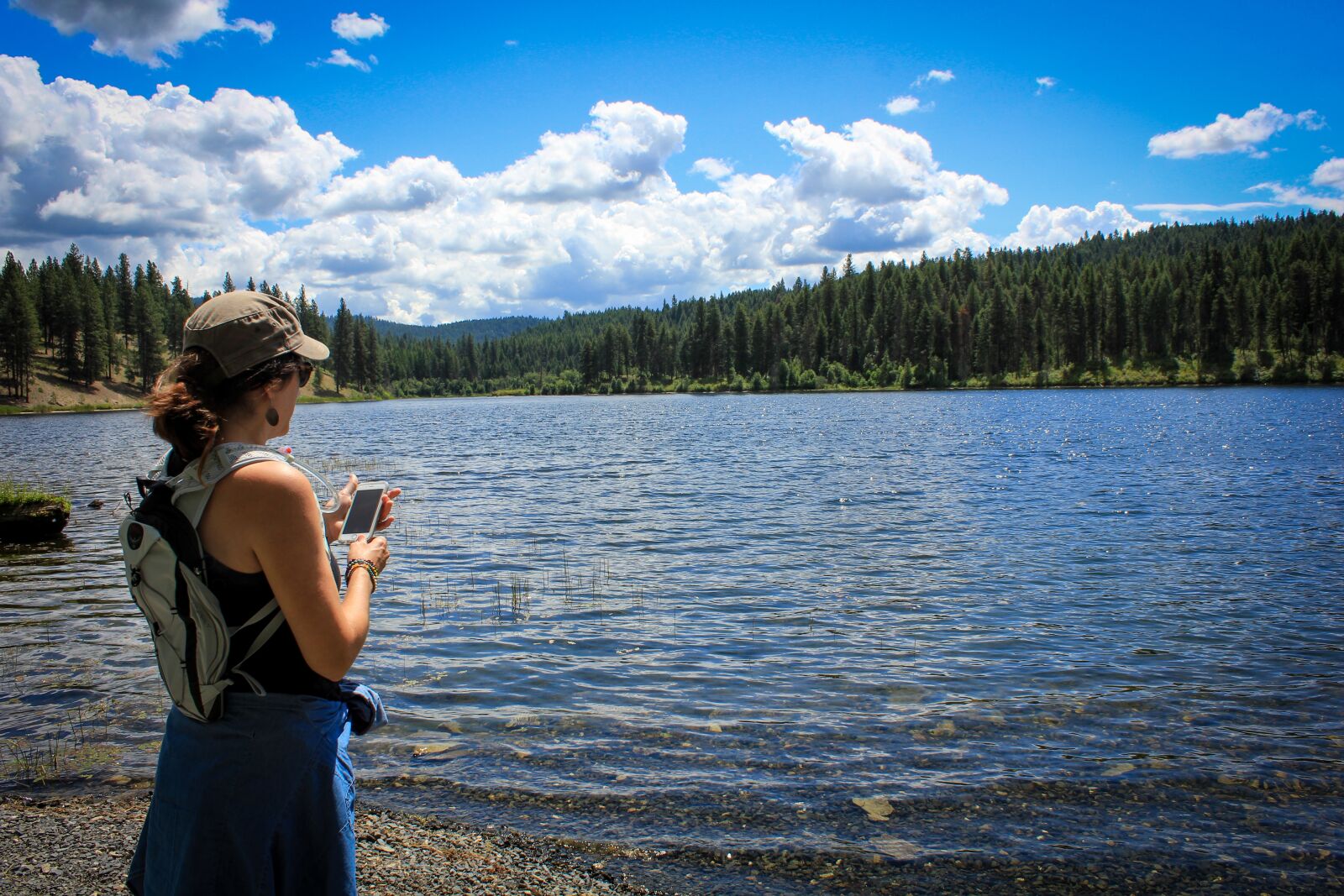 Canon EOS 550D (EOS Rebel T2i / EOS Kiss X4) sample photo. Lake, view, pine trees photography