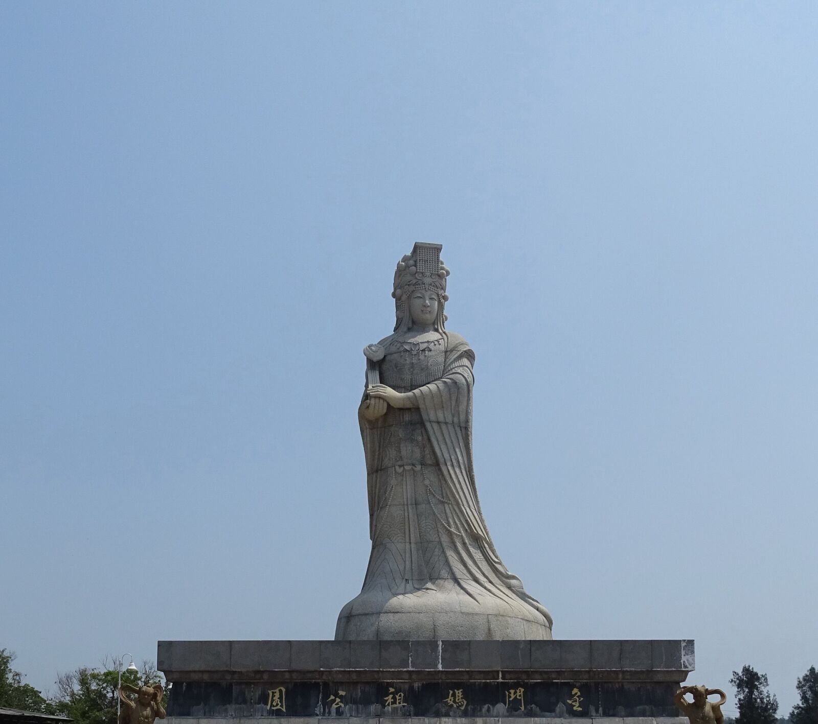 Sony Cyber-shot DSC-HX400V sample photo. God, idol, big stone photography