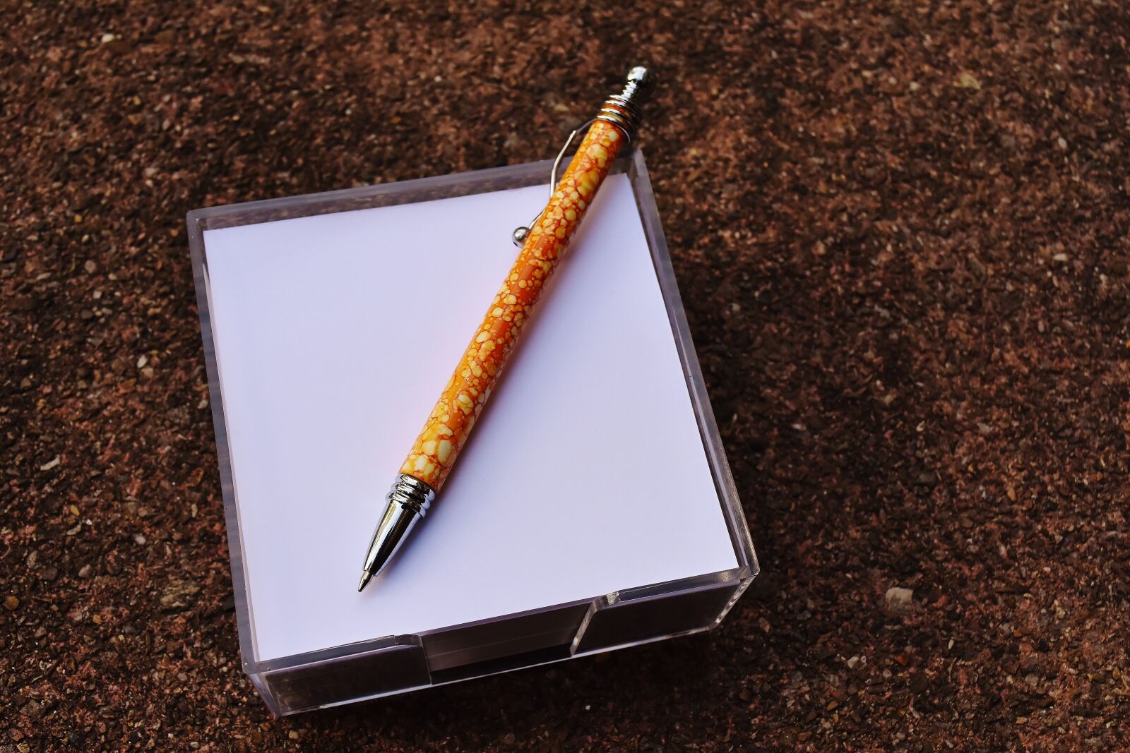 Nikon D7200 sample photo. Pen, stickies, memo photography