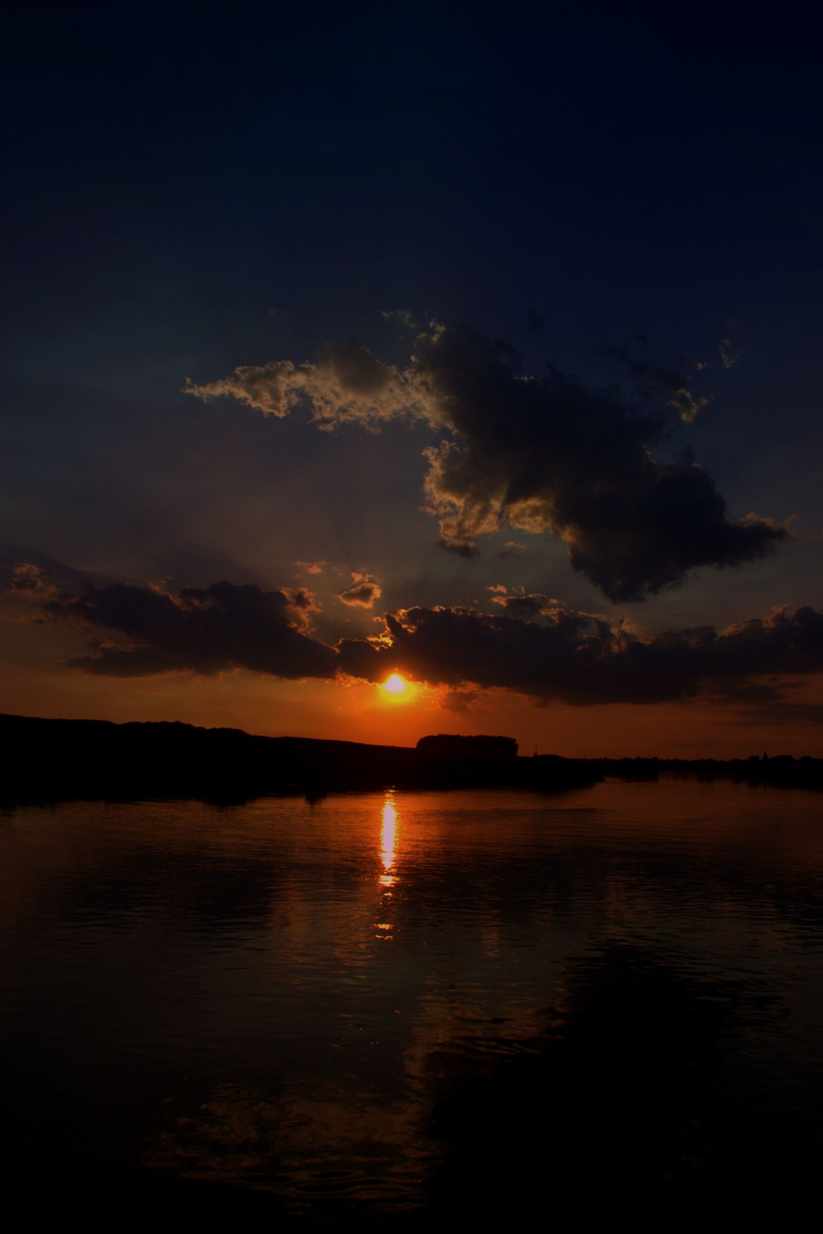 Canon EOS 700D (EOS Rebel T5i / EOS Kiss X7i) sample photo. Sunset, sun, sky photography