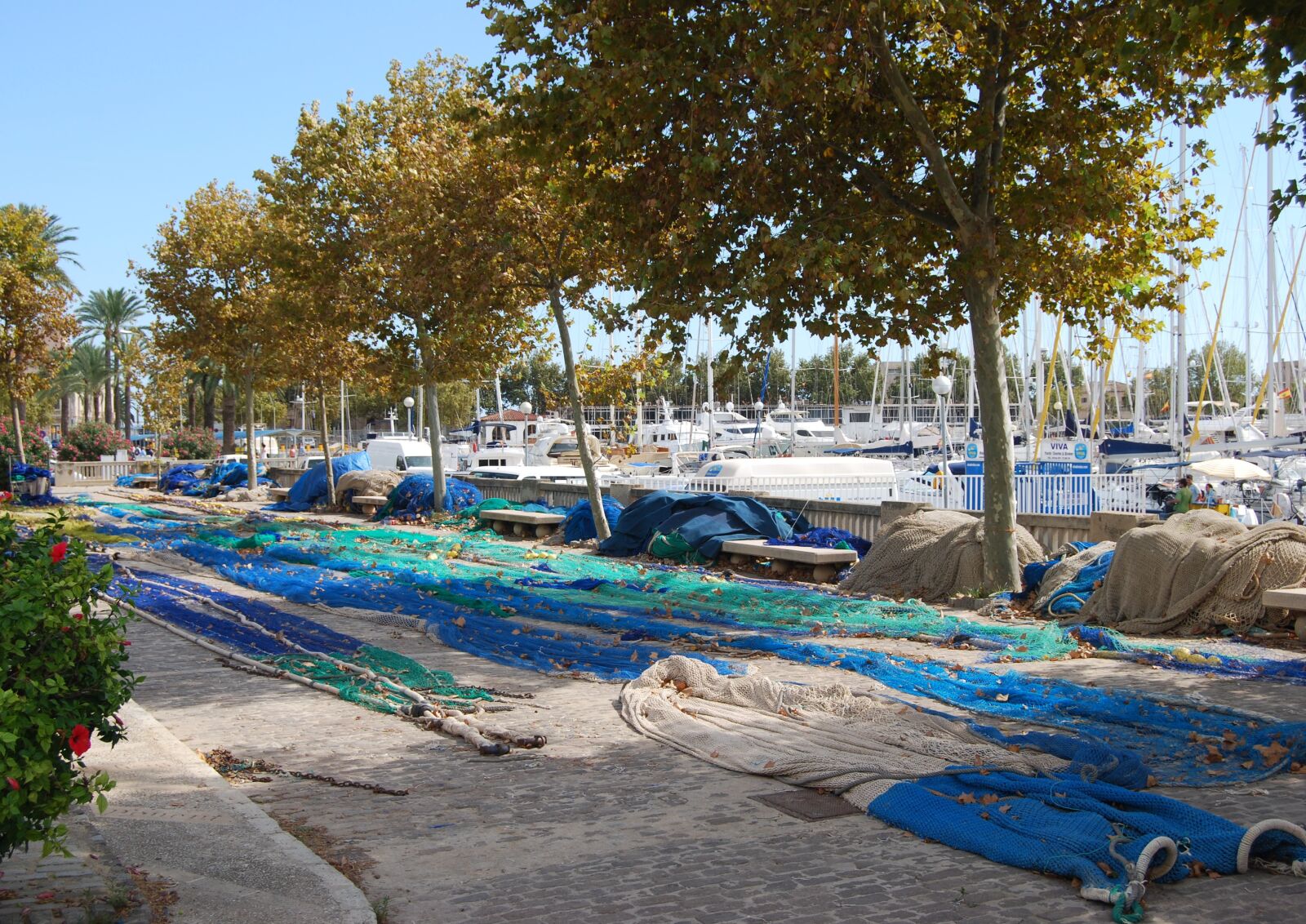 Nikon D40X sample photo. Fishing nets, mending, mediterranean photography
