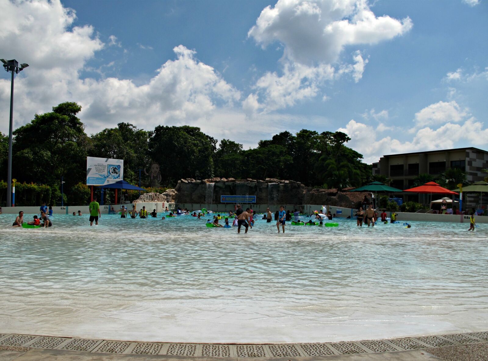 Canon PowerShot G10 sample photo. Singapore, theme, park, water photography