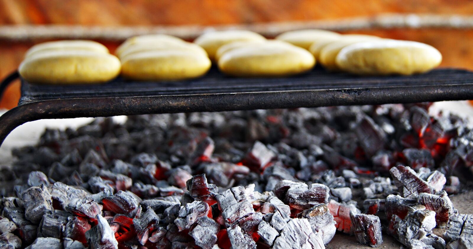 Sony DT 18-55mm F3.5-5.6 SAM II sample photo. Arepas, venezuela, food photography