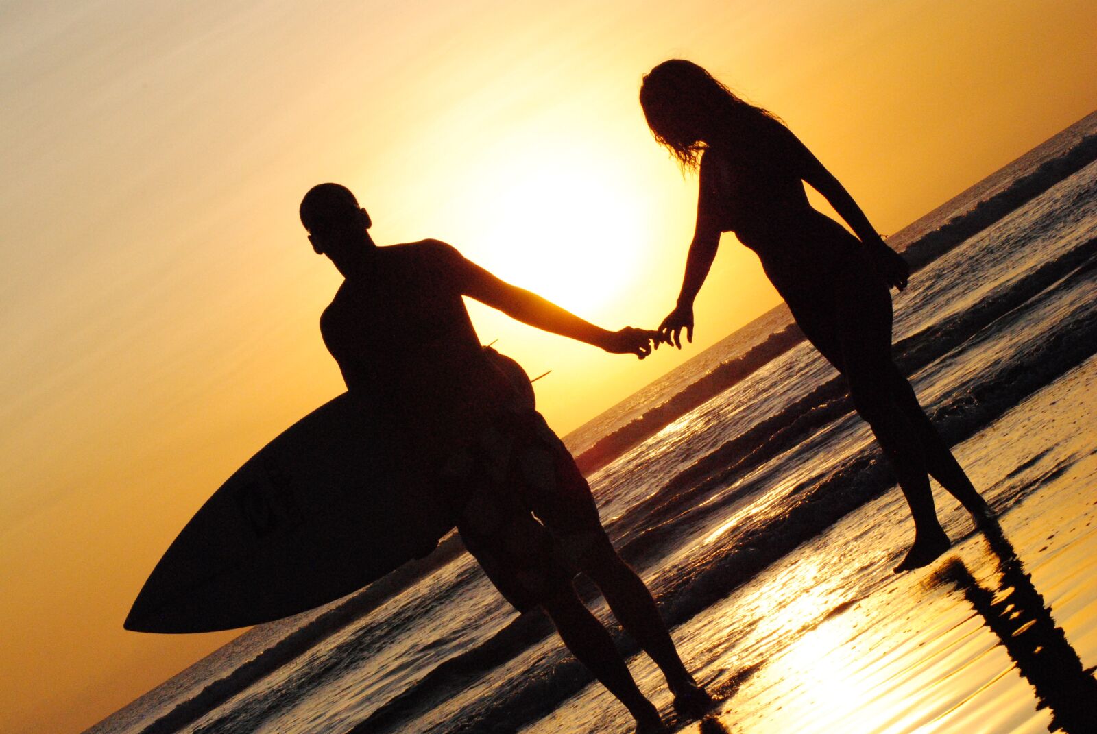 Nikon D3000 sample photo. Sunset, beach, surfing photography