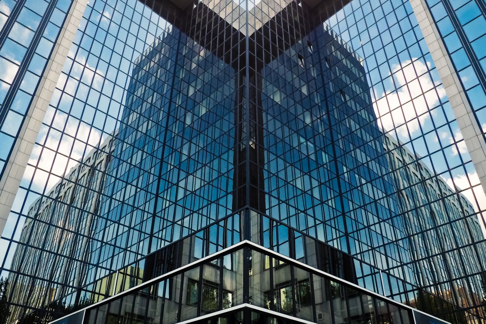 Olympus OM-D E-M10 sample photo. Architecture, glass, modern photography