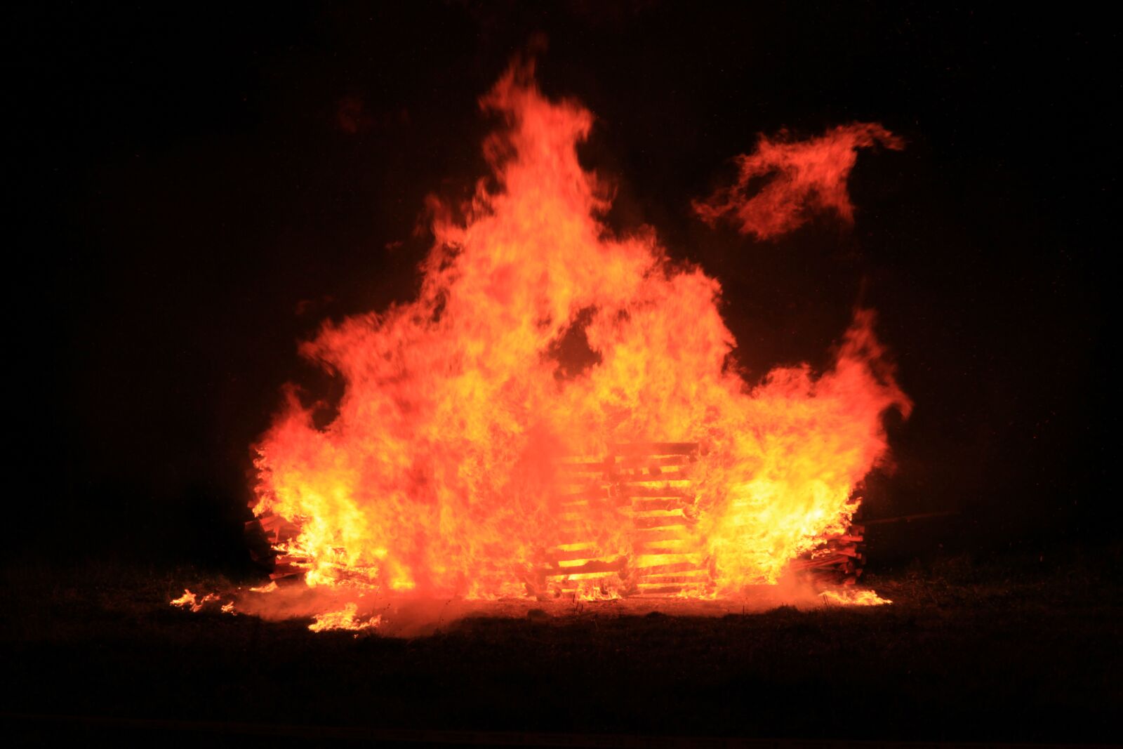 Canon EOS 5D Mark II sample photo. Fire, night, flame photography