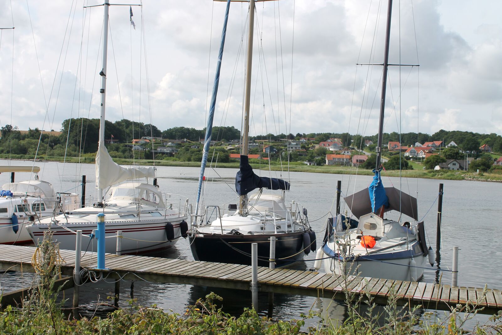 Canon EOS 1100D (EOS Rebel T3 / EOS Kiss X50) sample photo. Port, ships, sailboats photography