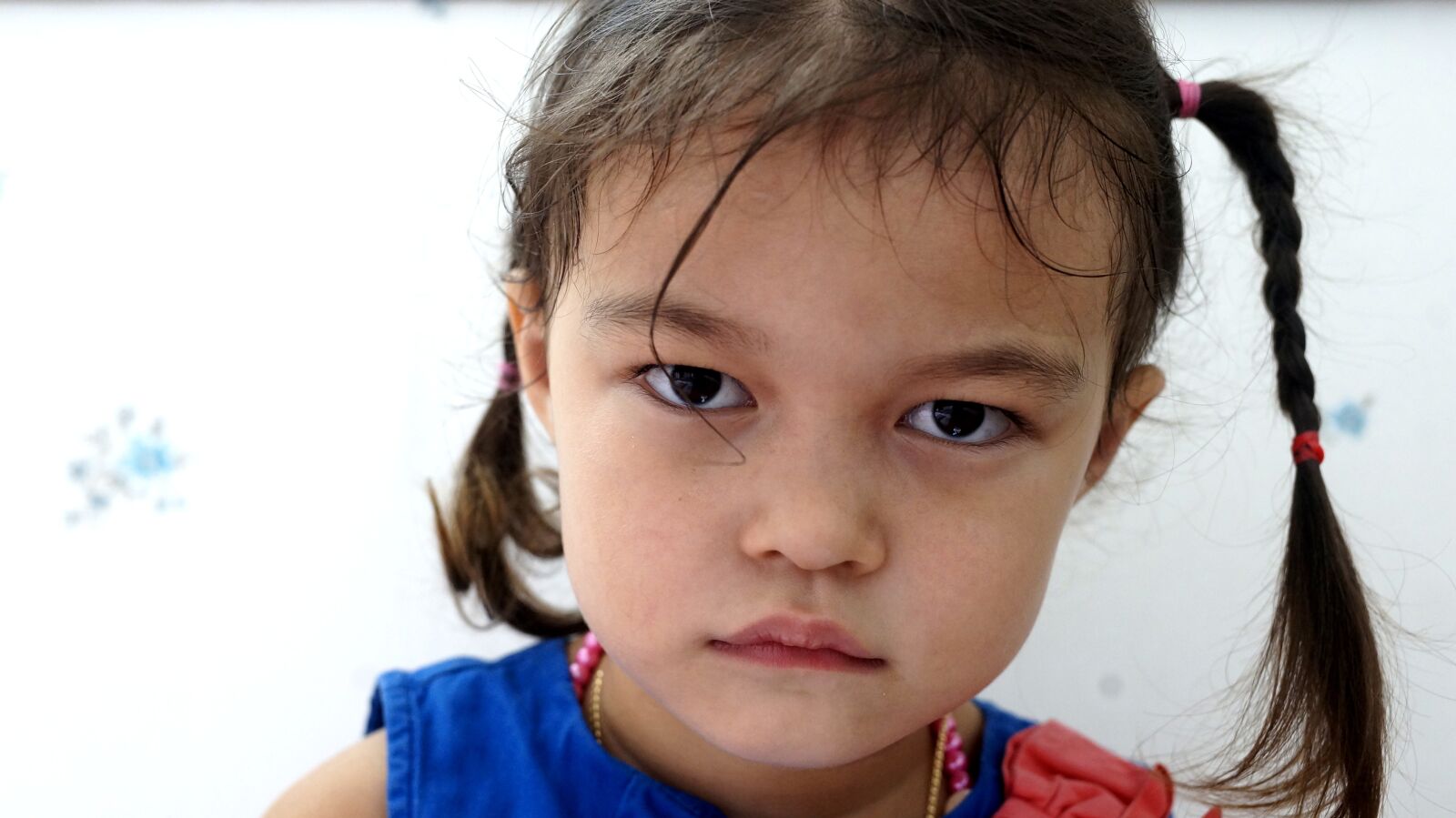 Sony Alpha NEX-5N sample photo. Girl, angry, anger photography