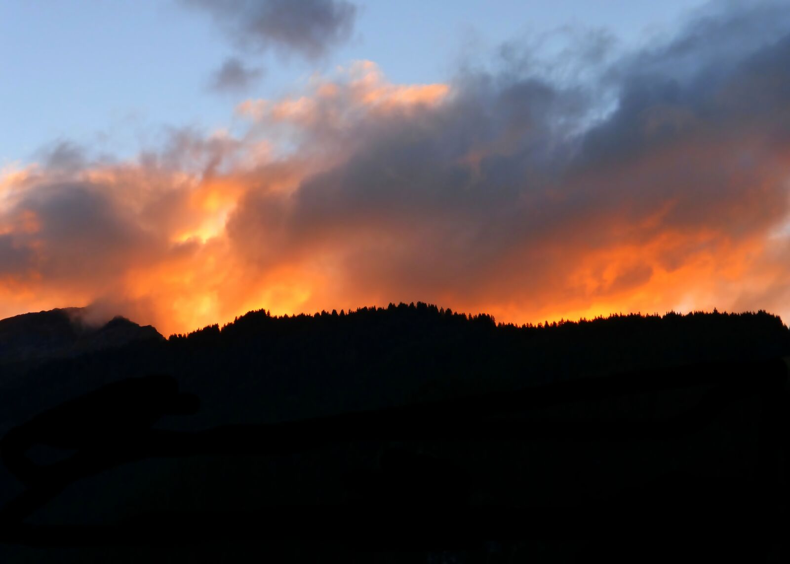 Panasonic Lumix DMC-ZS25 (Lumix DMC-TZ35) sample photo. Sunset, mountain, nature photography