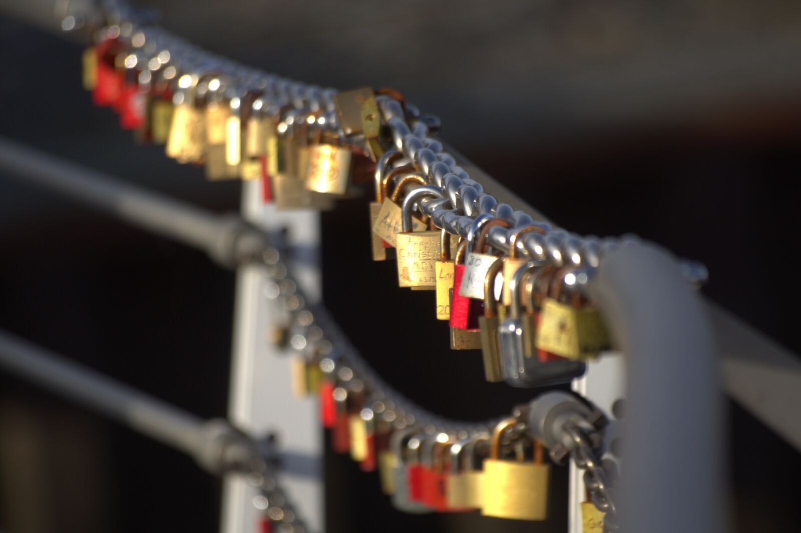 Sony SLT-A55 (SLT-A55V) sample photo. Castle, bridge, love locks photography