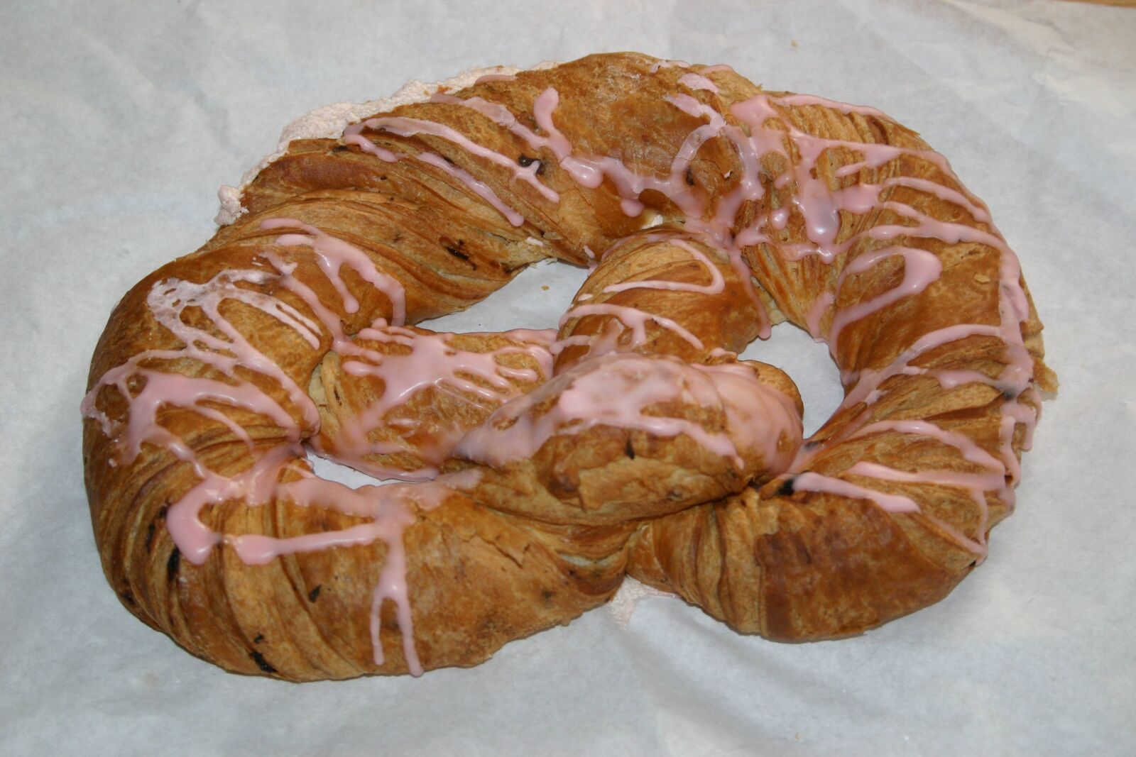 Canon EOS 300D (EOS Digital Rebel / EOS Kiss Digital) sample photo. Party pretzel, children's birthday photography