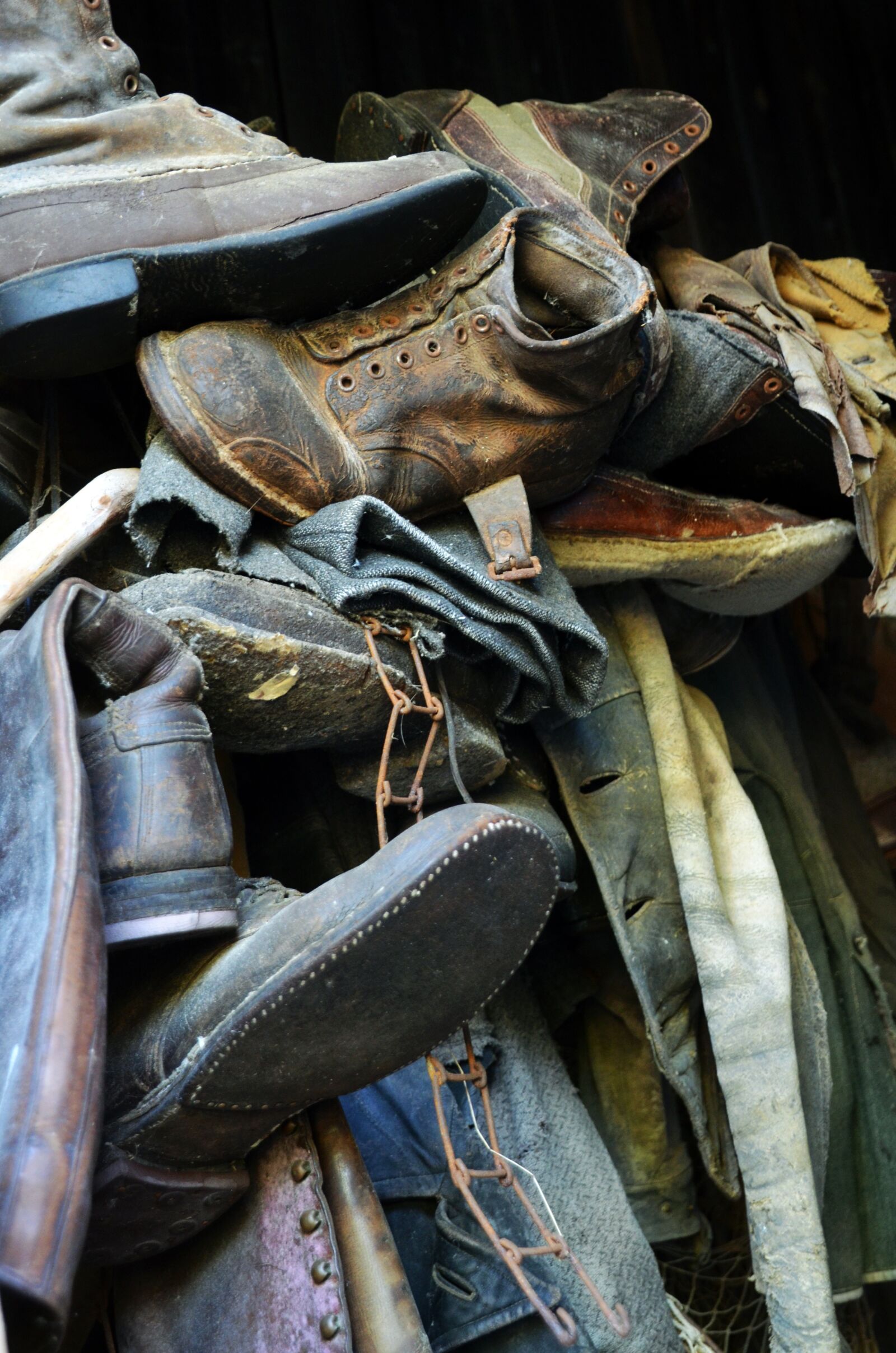 Nikon D5100 sample photo. Shoes, old, debris photography