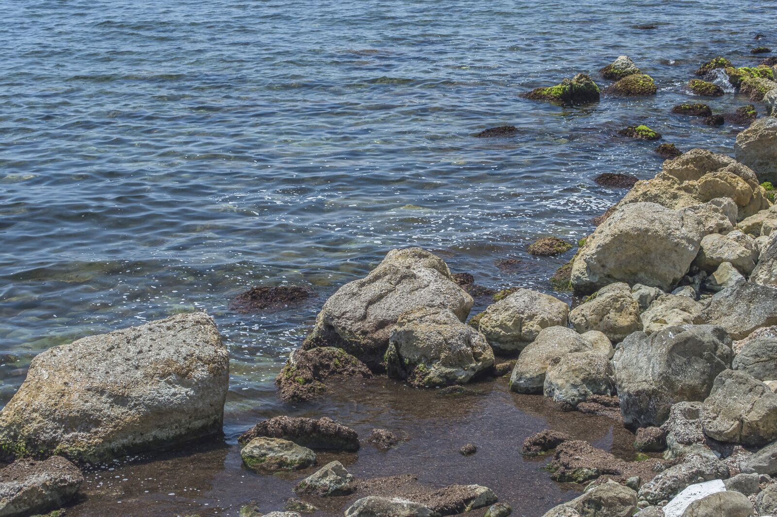 Nikon D3200 sample photo. Water, seashore, rock photography