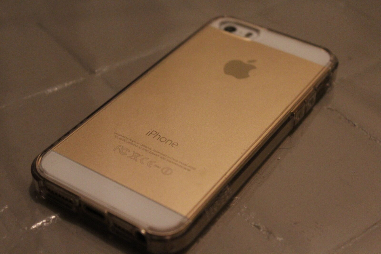Canon EOS 1200D (EOS Rebel T5 / EOS Kiss X70 / EOS Hi) sample photo. Alexisamz, apple, apple, device photography