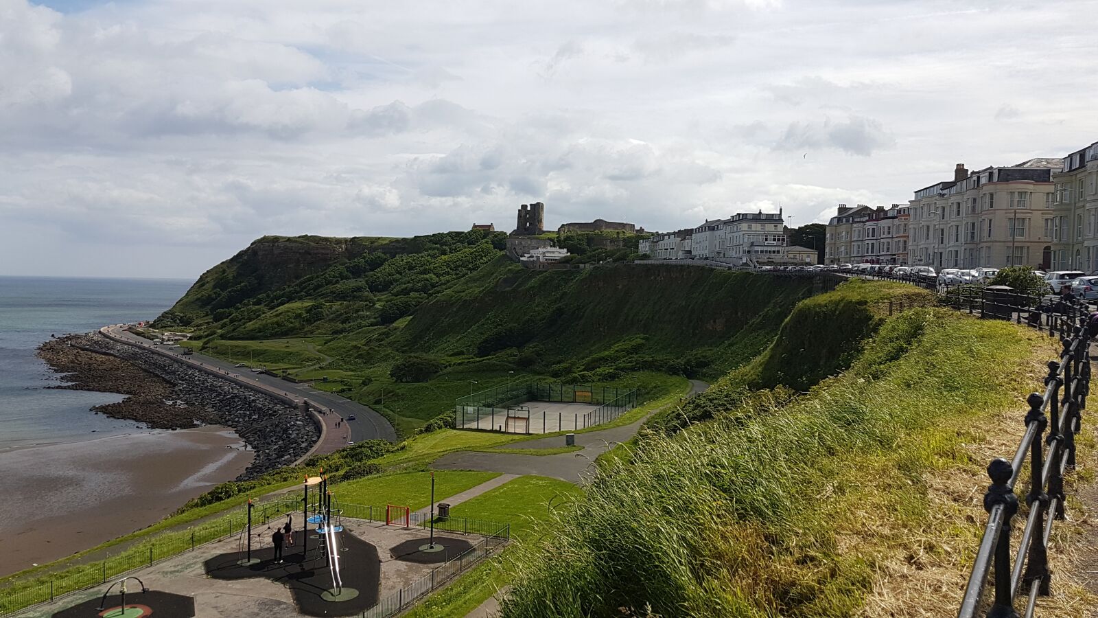 Samsung Galaxy S7 Edge sample photo. Scarborough, castle, sea photography