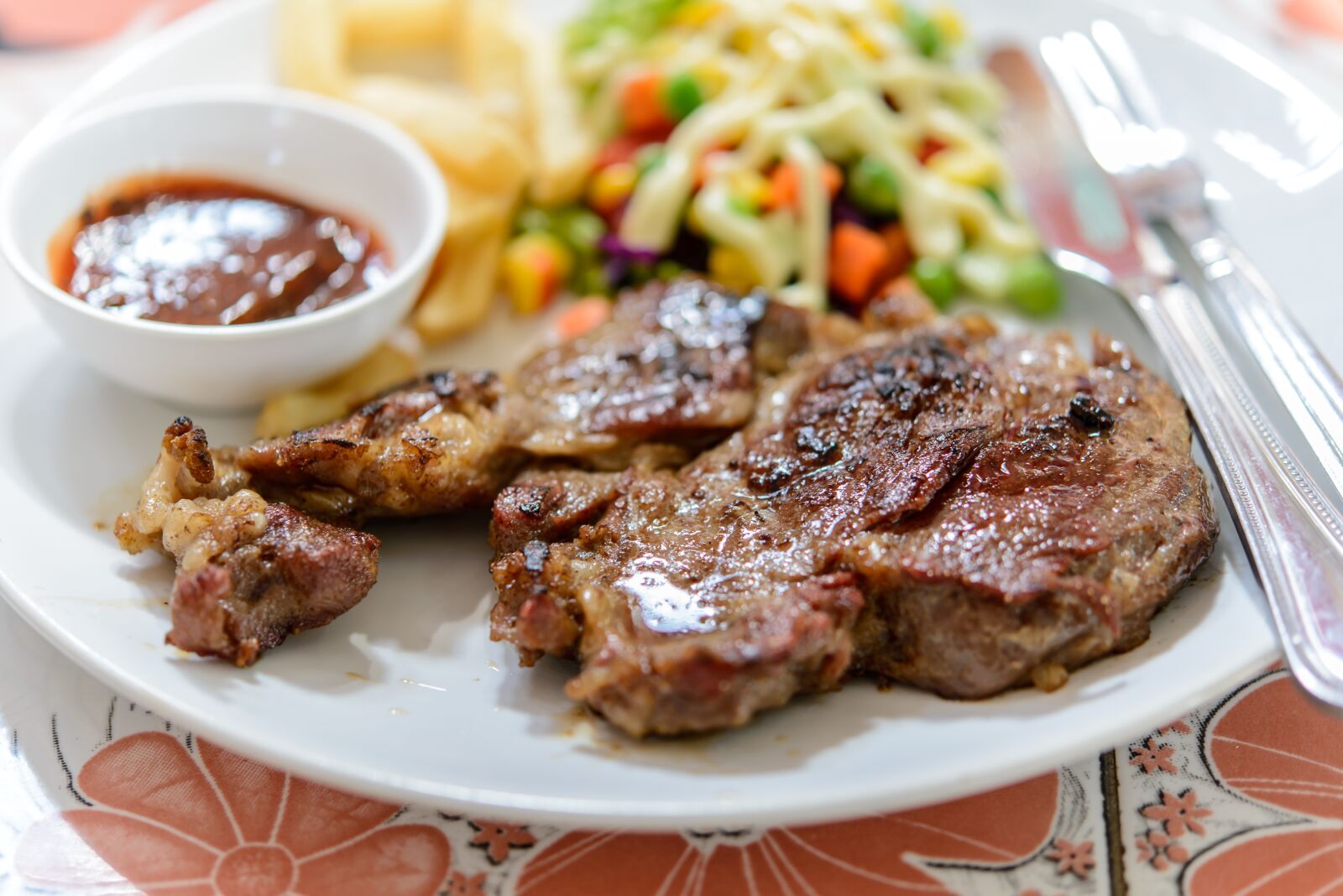 Nikon D610 sample photo. Steak, beef, plate photography