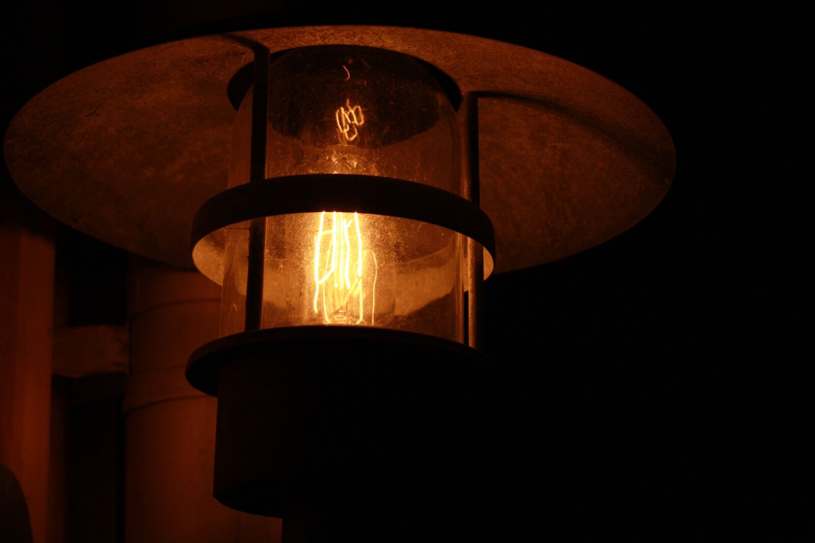 Canon EOS 1000D (EOS Digital Rebel XS / EOS Kiss F) sample photo. Lamp, dark, black photography