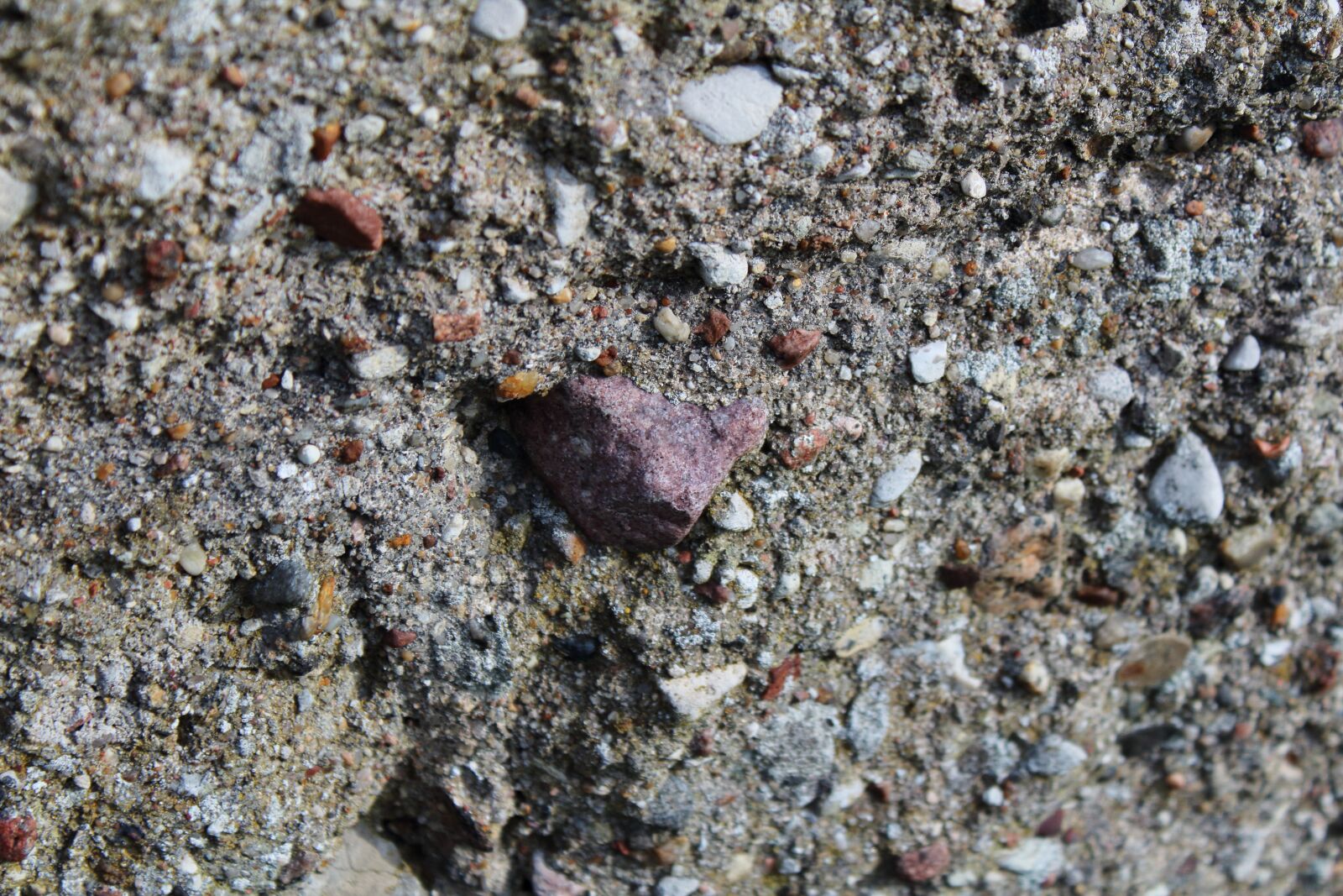 Canon EOS 1300D (EOS Rebel T6 / EOS Kiss X80) sample photo. Lake dusia, stone, texture photography