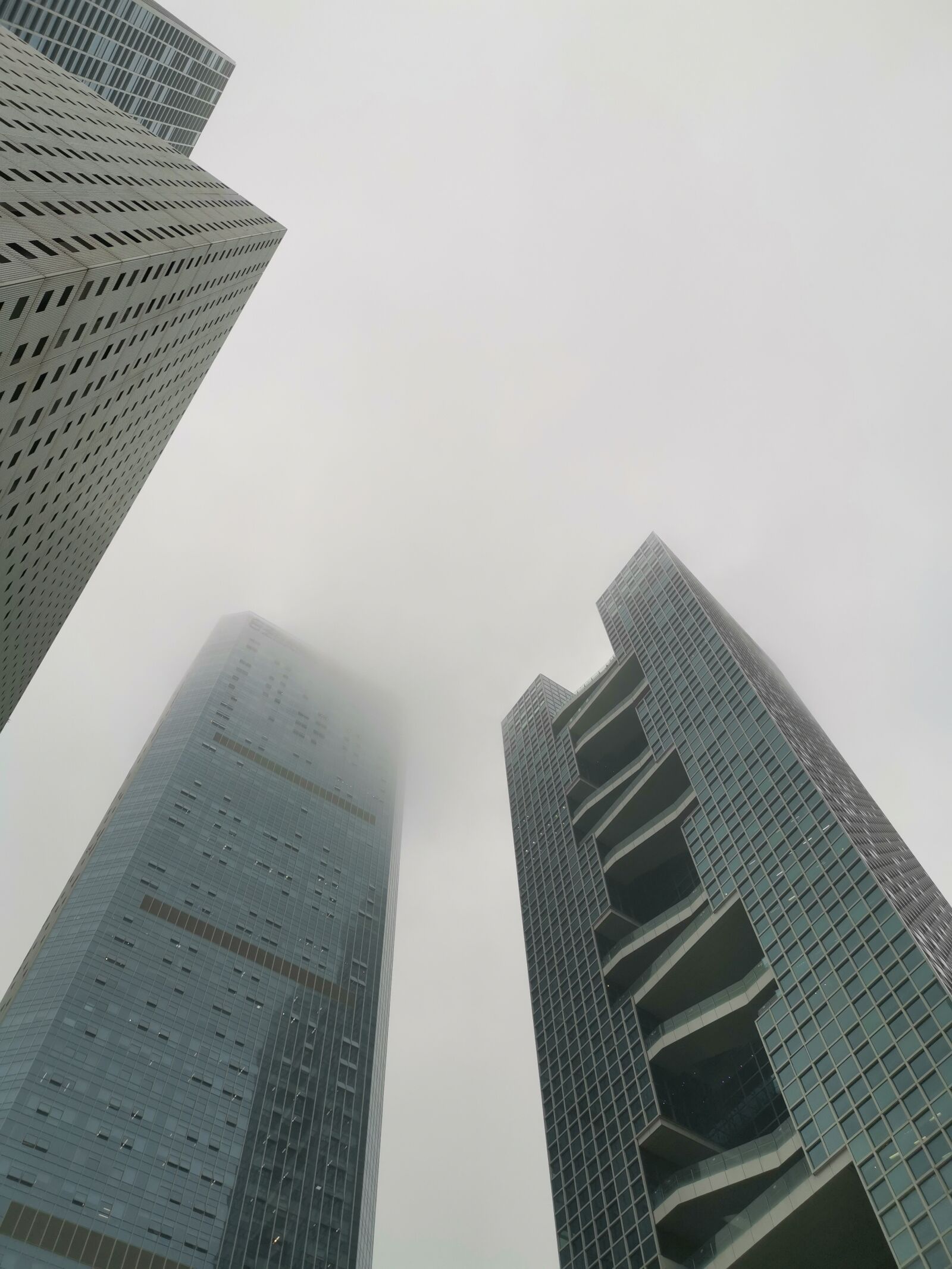 HUAWEI Mate 20 Pro sample photo. Fog, building, shenzhen photography
