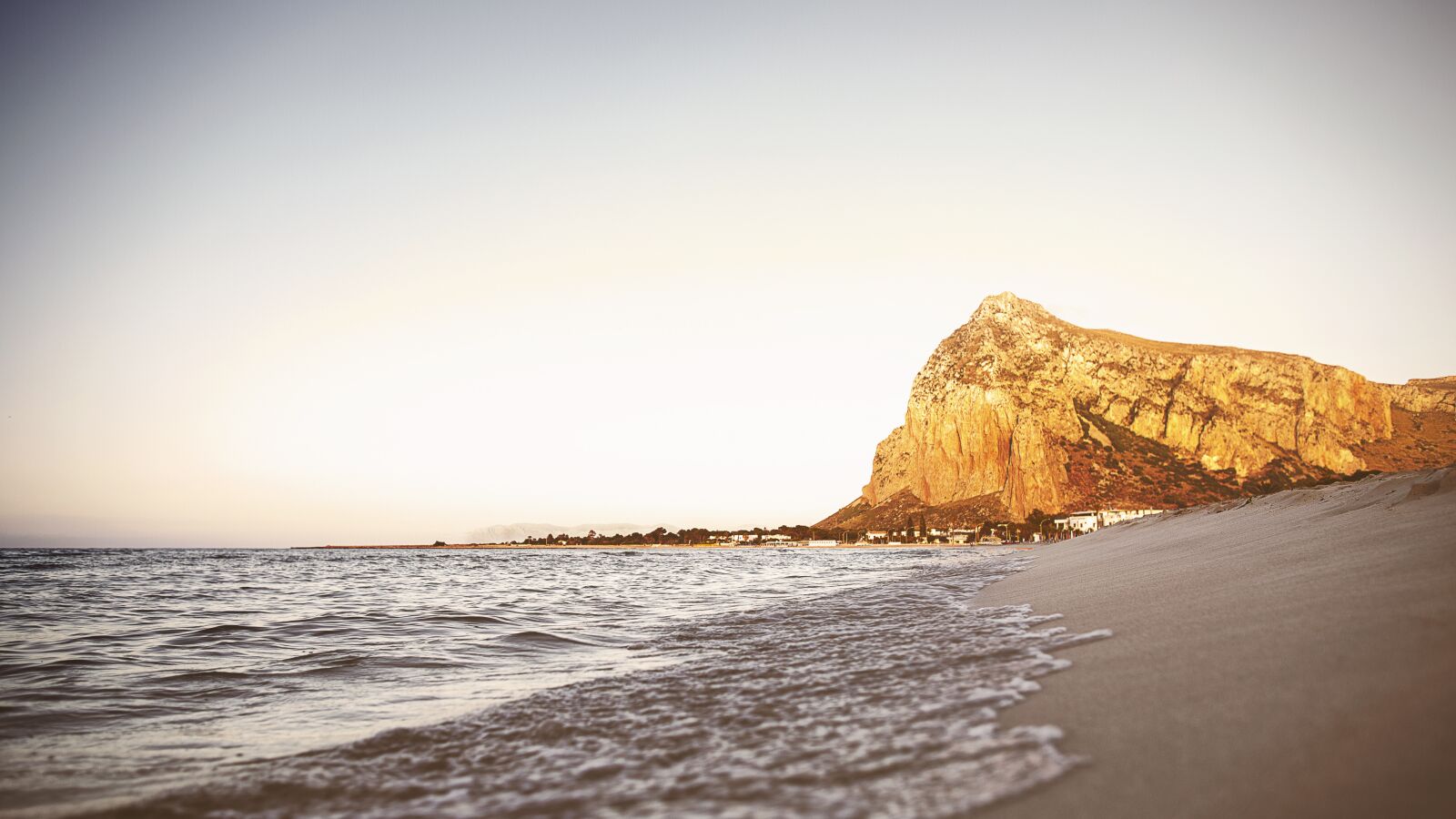 Canon EOS 5D Mark III + Canon EF 24mm F1.4L II USM sample photo. Mountain, sea, beach photography