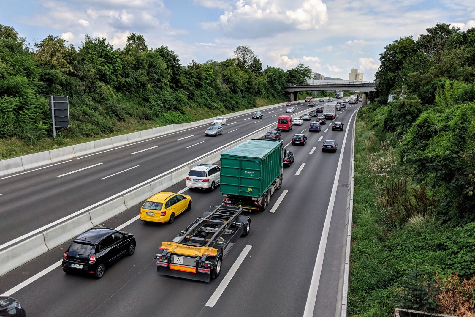 Google Pixel 2 sample photo. Traffic, highway, cars photography