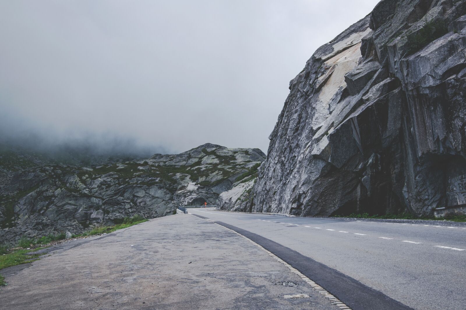 Nikon D5300 sample photo. Mountains, road, fog photography