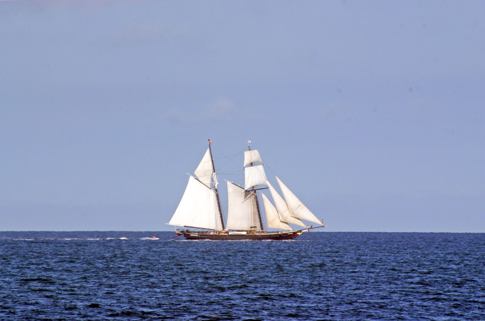 Canon EOS 300D (EOS Digital Rebel / EOS Kiss Digital) sample photo. Sailing boat, ocean, sea photography