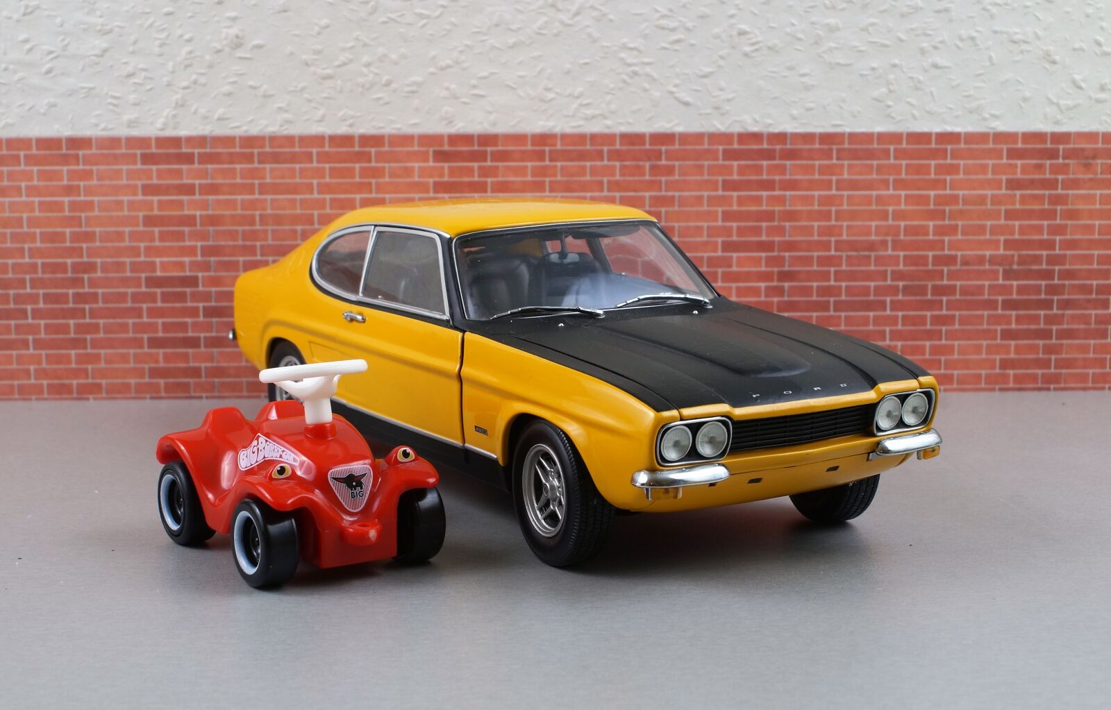 Sony DT 18-70mm F3.5-5.6 sample photo. Model car, ford, ford photography
