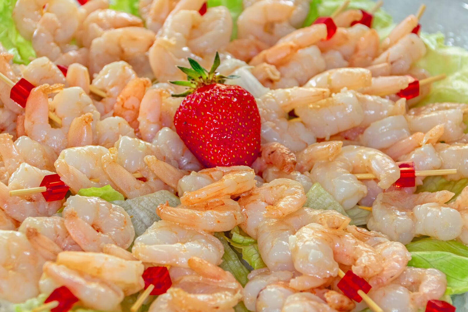 Canon EOS 80D sample photo. Shrimp, skewers, seafood photography