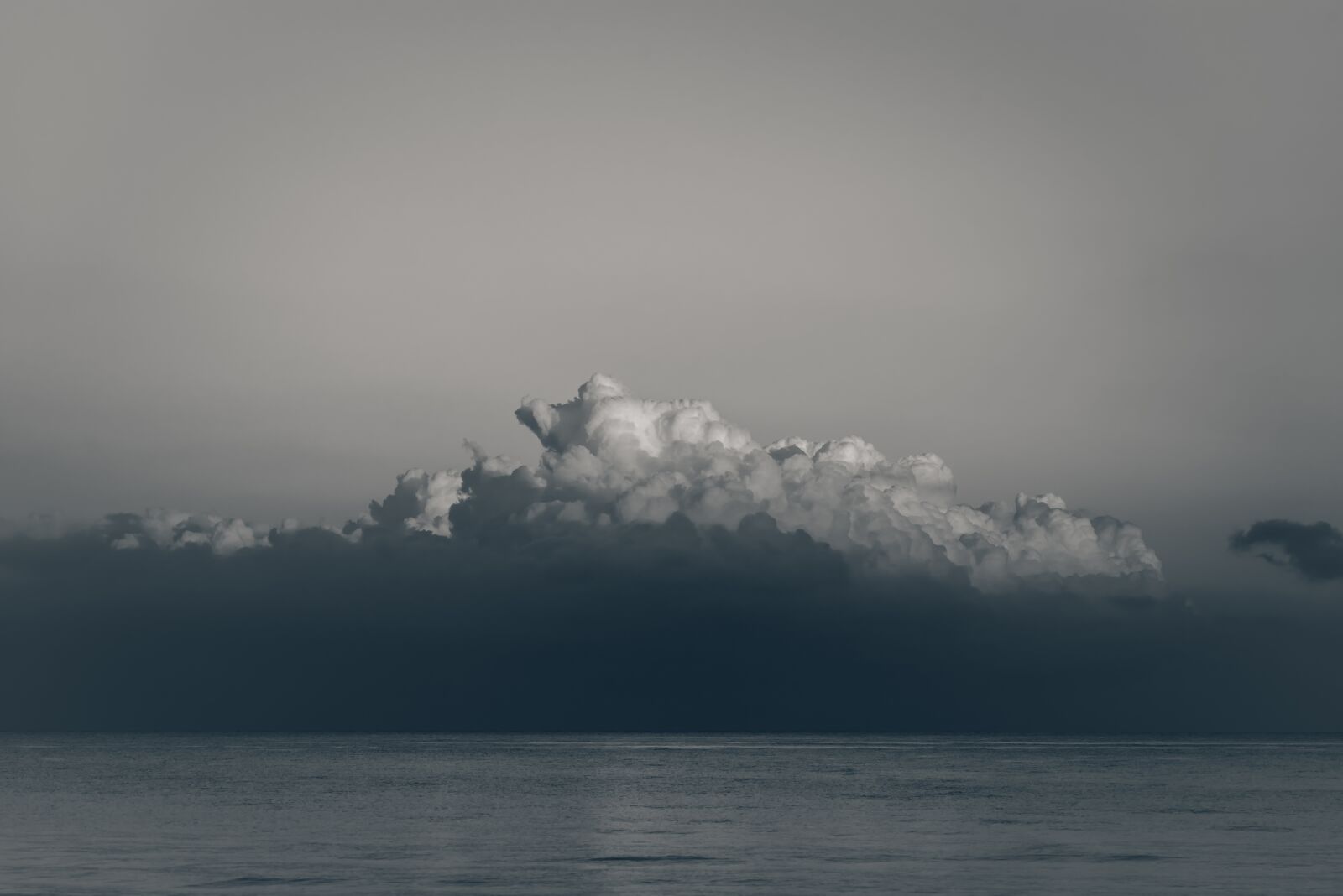 Nikon D800 sample photo. Cloudy, coast, sea photography