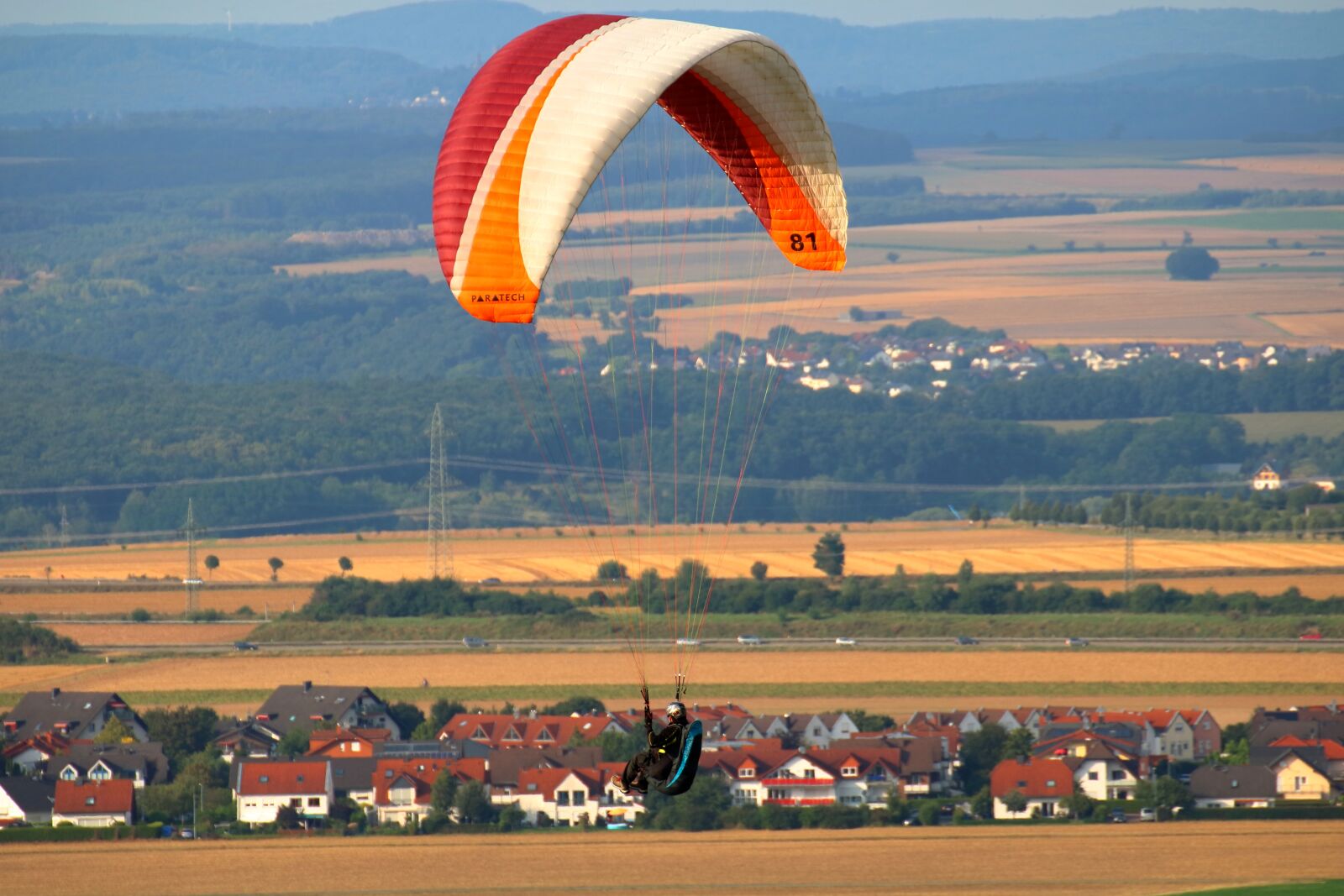 Canon EOS 750D (EOS Rebel T6i / EOS Kiss X8i) sample photo. Paraglider, landscape, flying photography