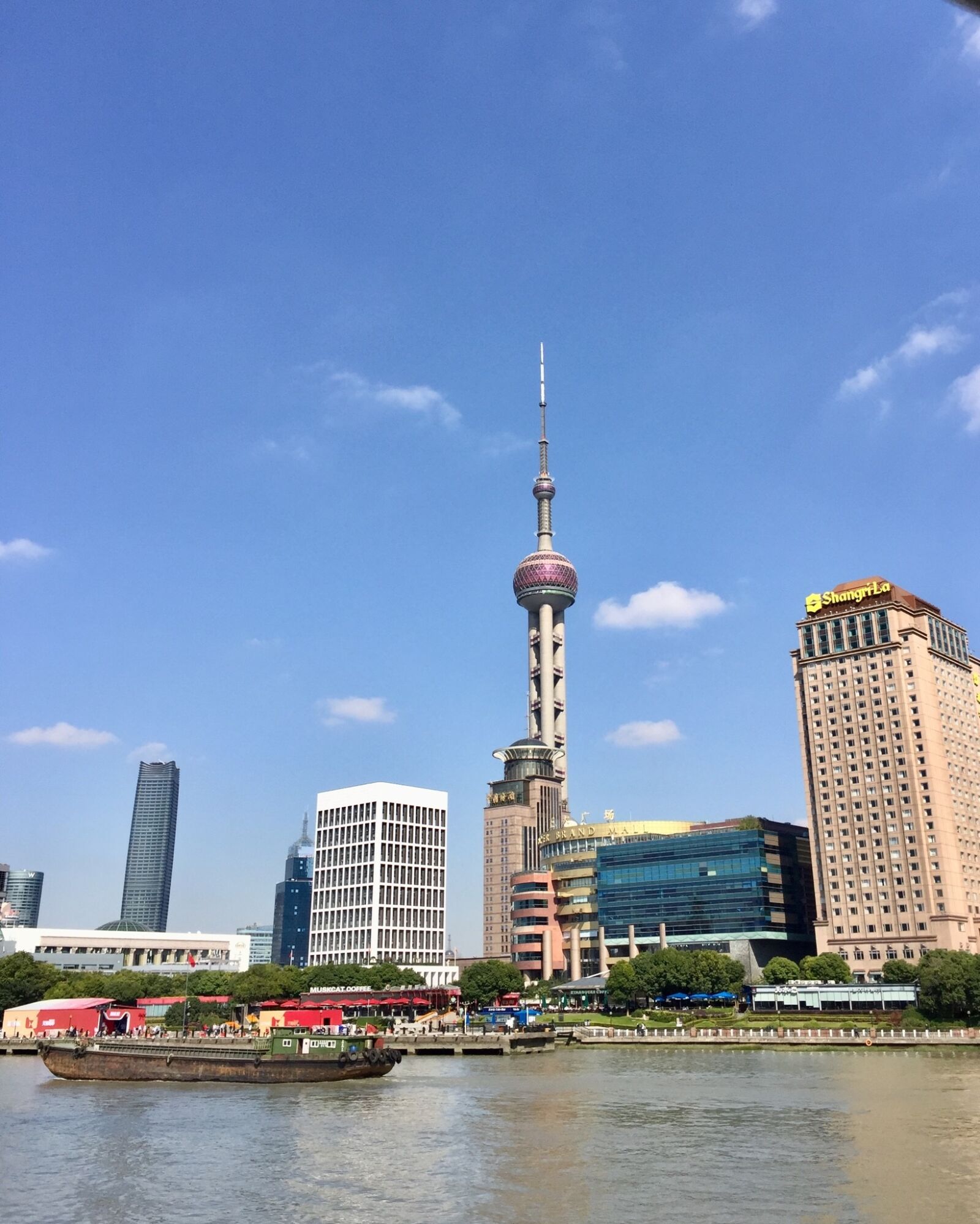 iPhone 6 Plus back camera 4.15mm f/2.2 sample photo. Architecture, skyscraper, city photography