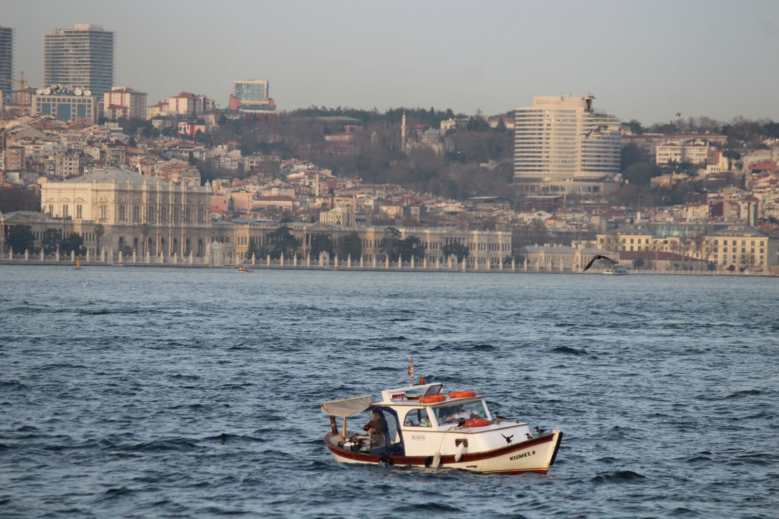 Canon EOS 1300D (EOS Rebel T6 / EOS Kiss X80) sample photo. Boat, fisherman, throat photography