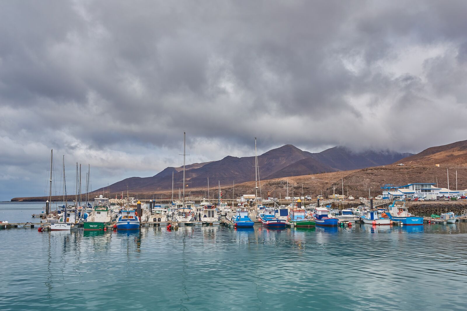 Nikon D7200 sample photo. Port, fishing boats, coast photography