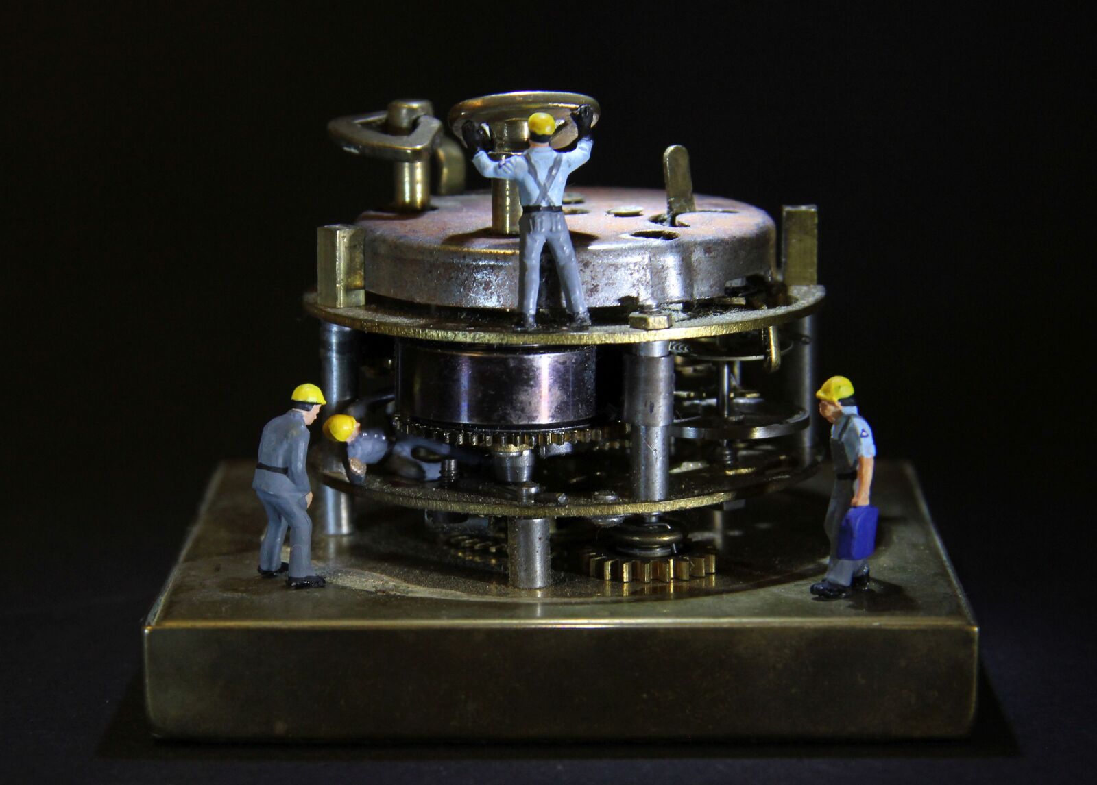 Canon EOS 550D (EOS Rebel T2i / EOS Kiss X4) sample photo. Movement, mechanics, miniature figures photography