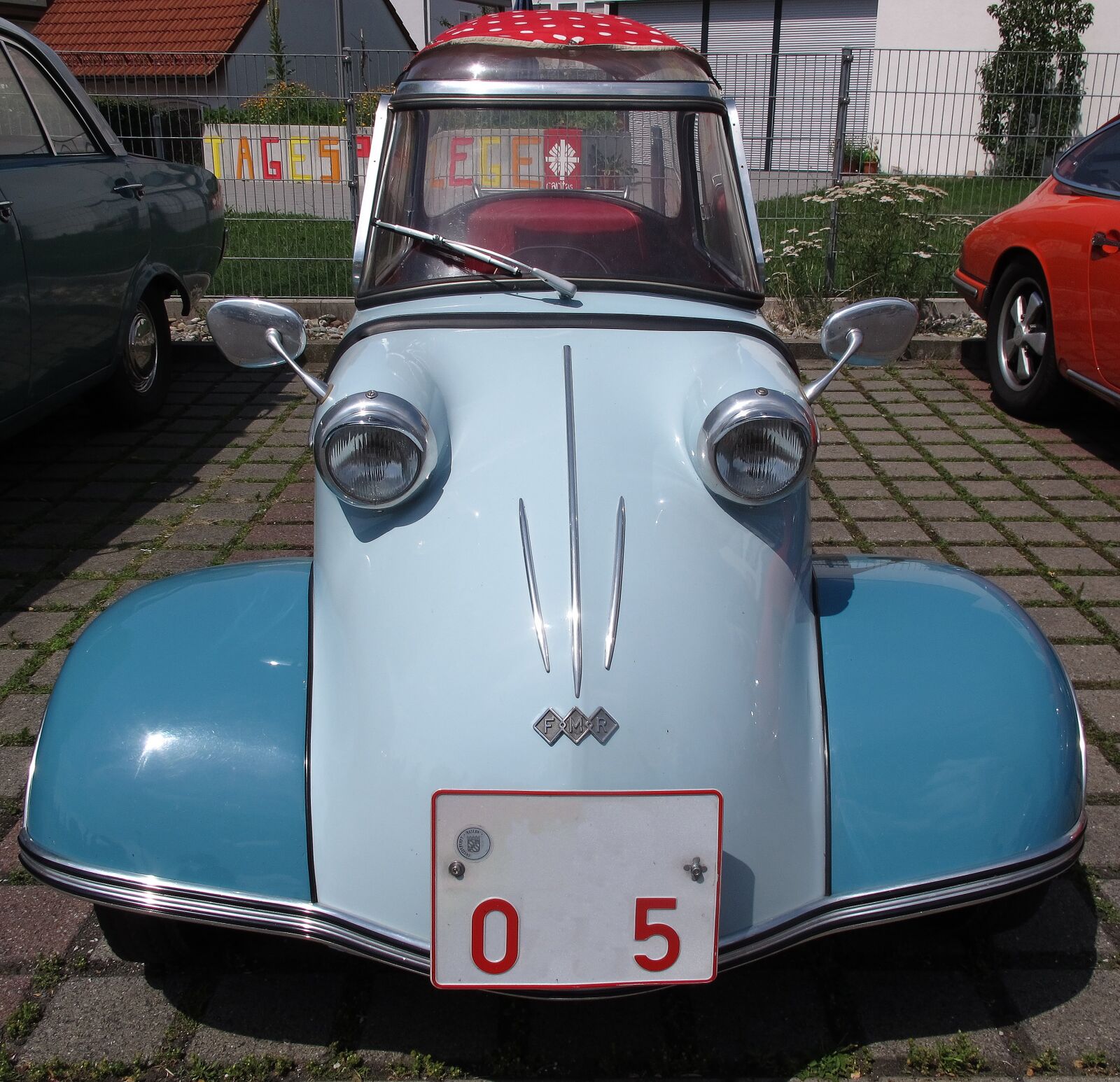 Canon PowerShot G12 sample photo. Oldtimer, messerschmitt, cabin scooter photography