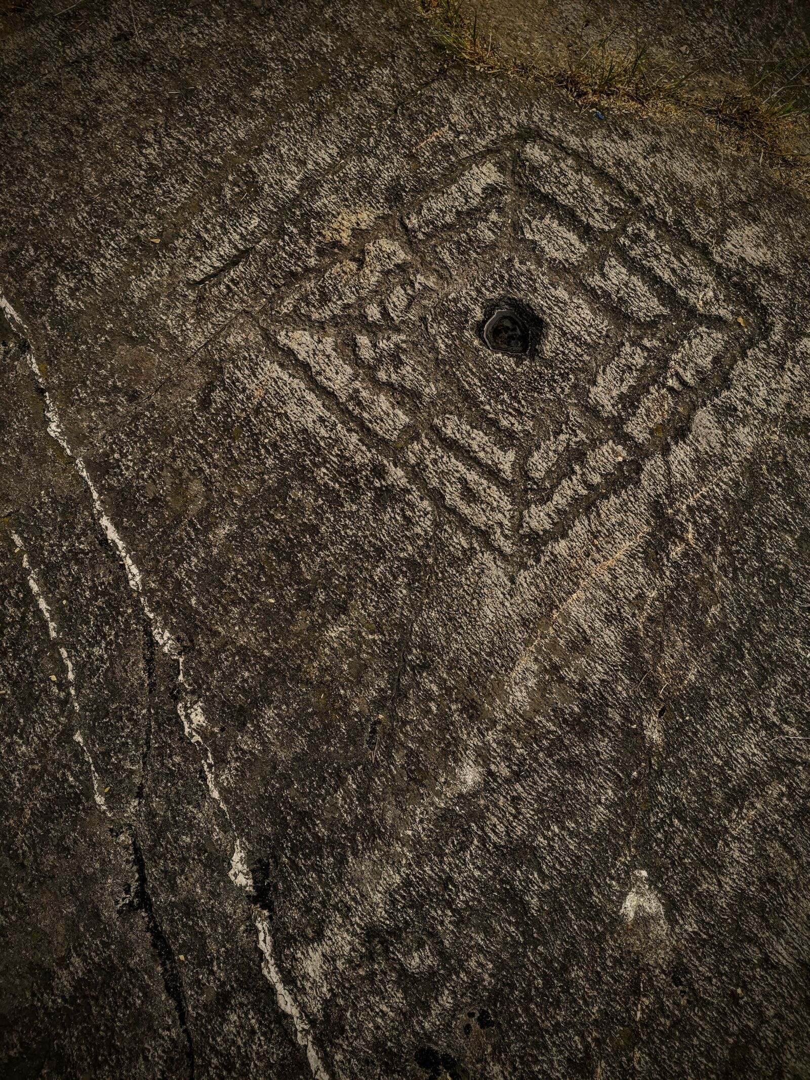 HUAWEI CLT-L09 sample photo. Rock, mystery, engraving photography