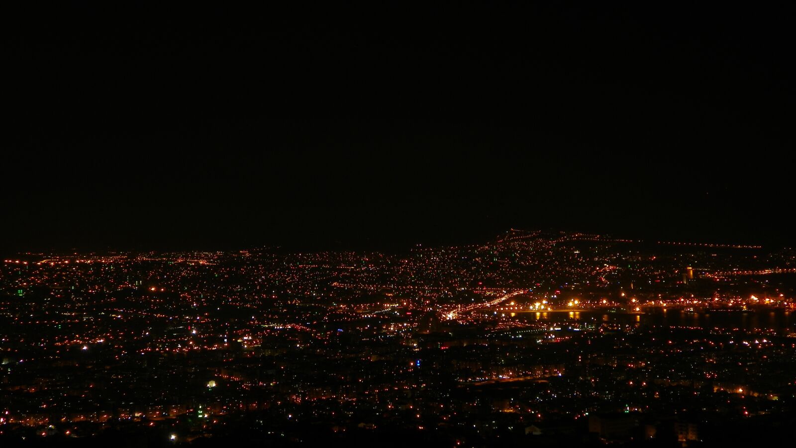 Kodak EasyShare Z981 sample photo. Night, city, dark photography