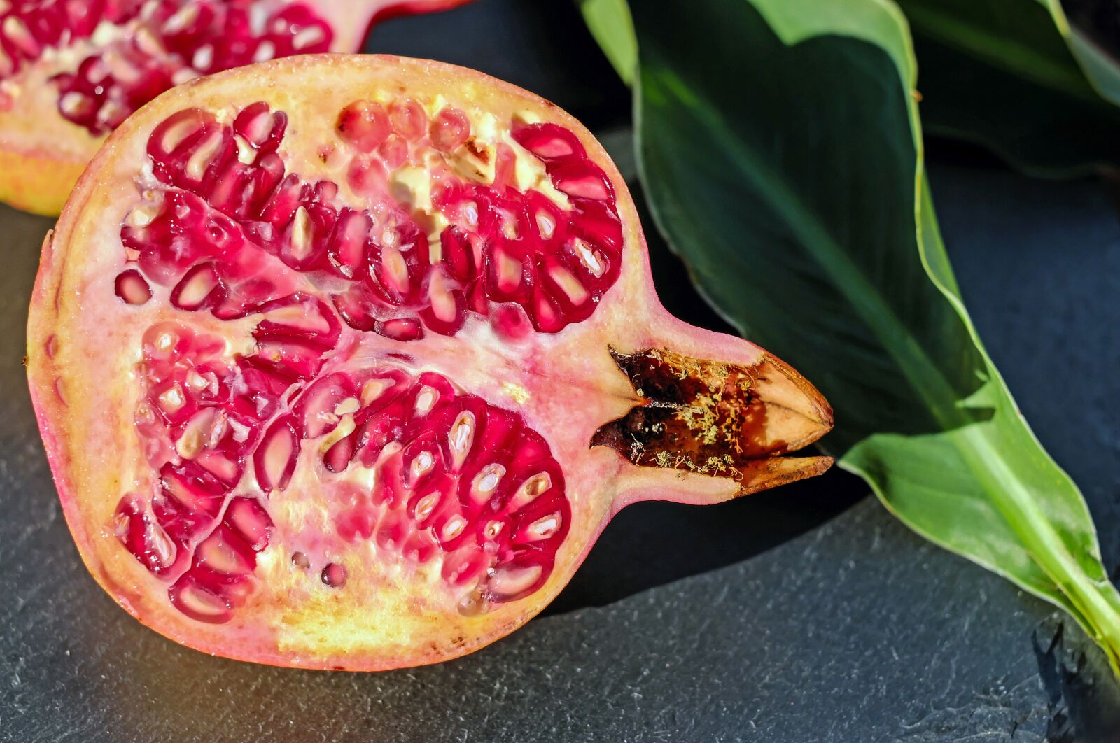 Fujifilm X-T10 + Fujifilm XF 35mm F1.4 R sample photo. Pomegranate, fruit, red photography