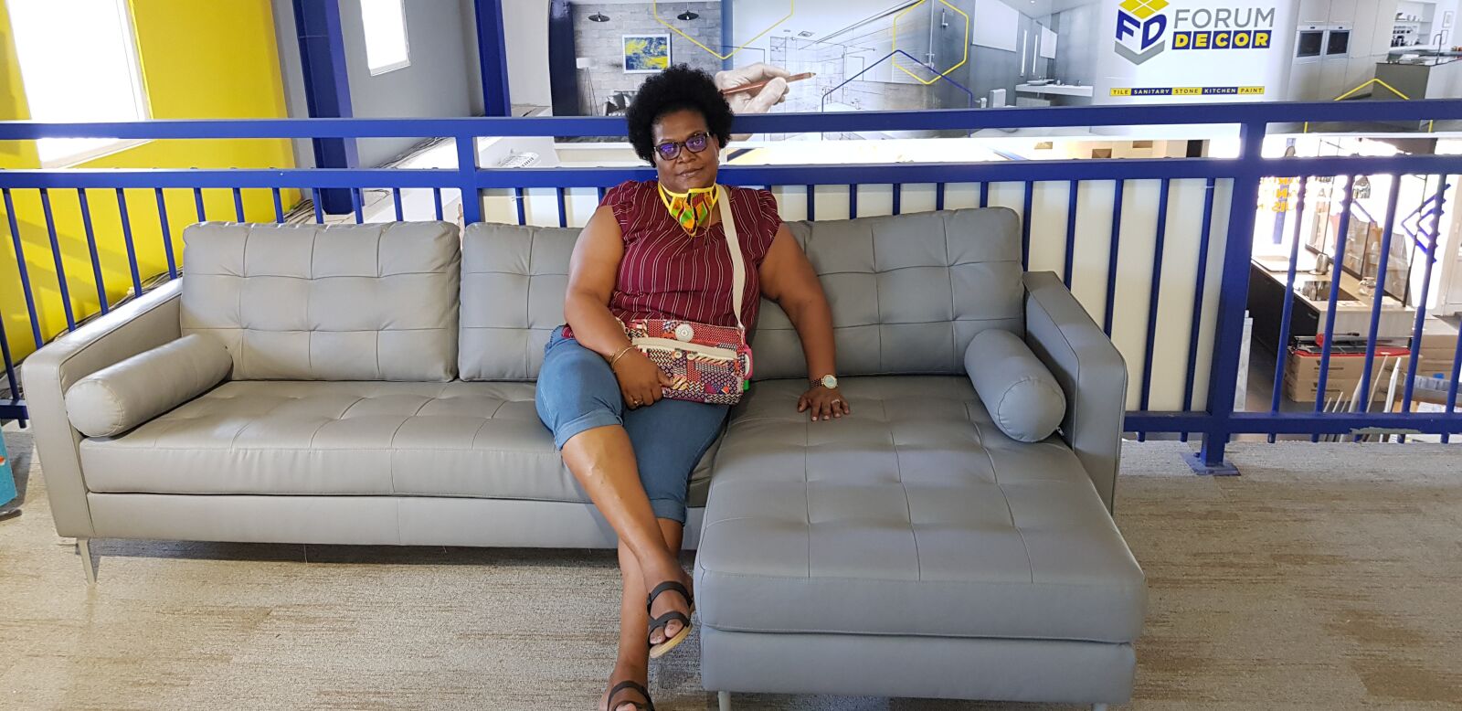 Samsung Galaxy S8+ sample photo. Sofa, shopping, relaxing photography