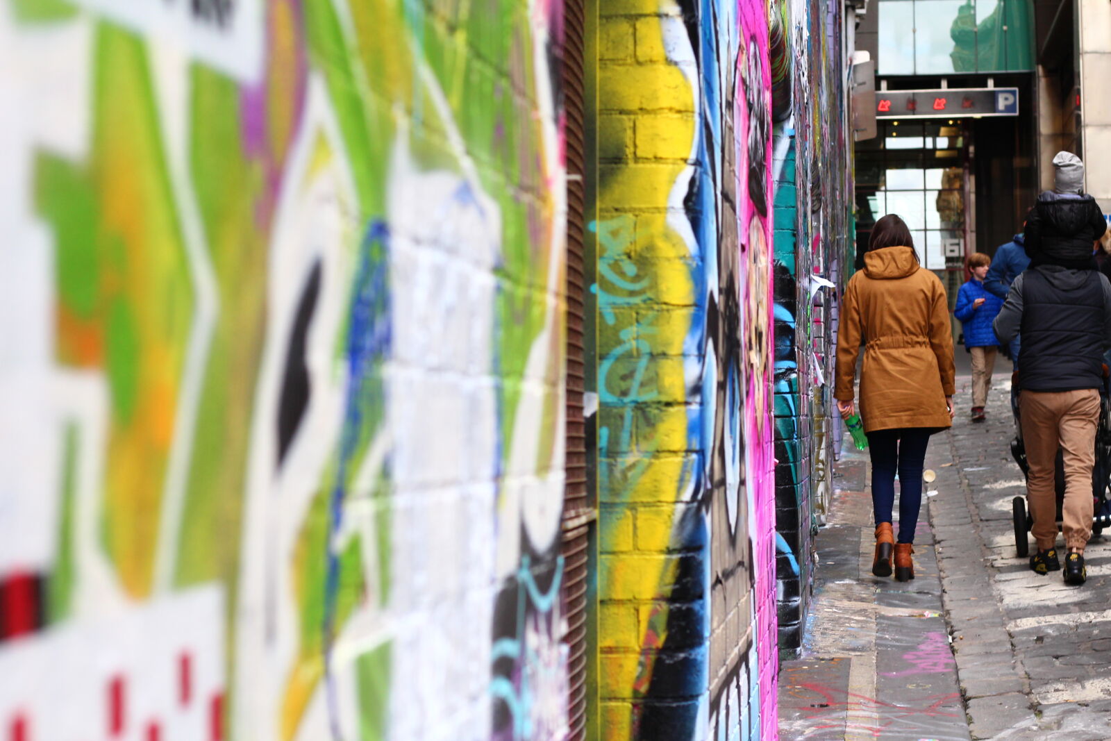 Canon EOS 1200D (EOS Rebel T5 / EOS Kiss X70 / EOS Hi) + Canon EF 50mm F1.8 STM sample photo. Art, australia, brick, wall photography