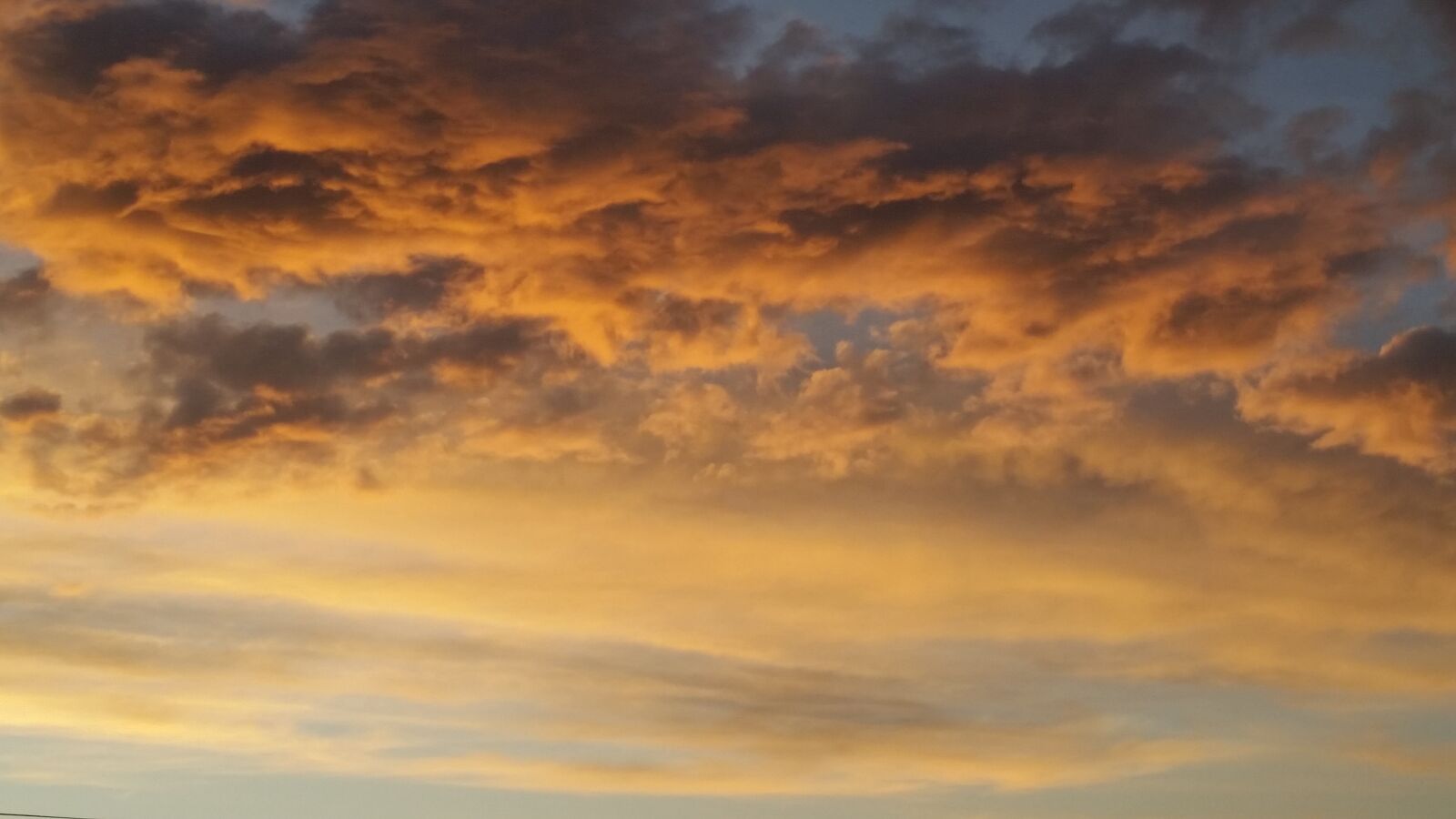 Samsung Galaxy S5 sample photo. Clouds, background, mood photography