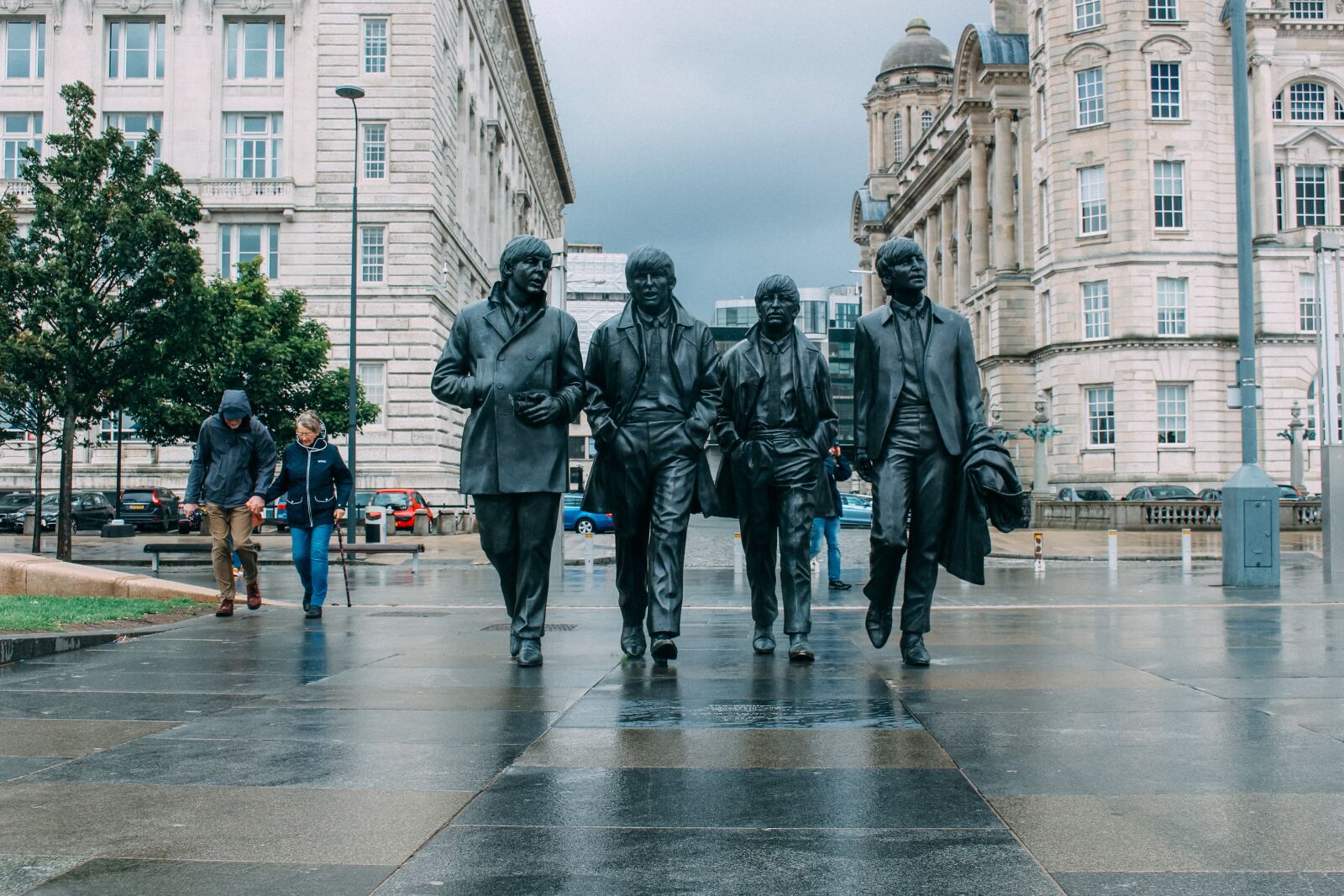 Canon EOS 700D (EOS Rebel T5i / EOS Kiss X7i) sample photo. Beatle, liverpool, raining photography
