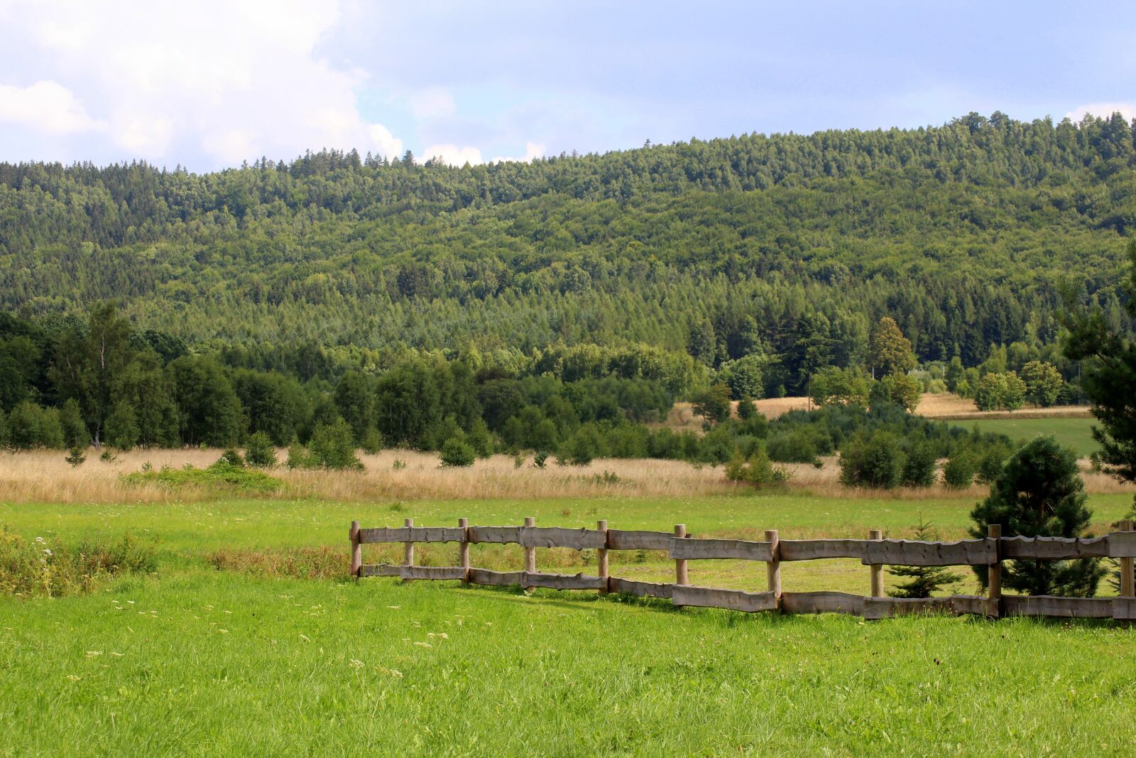 Canon EOS 1200D (EOS Rebel T5 / EOS Kiss X70 / EOS Hi) sample photo. Landscape, panorama, mountains photography
