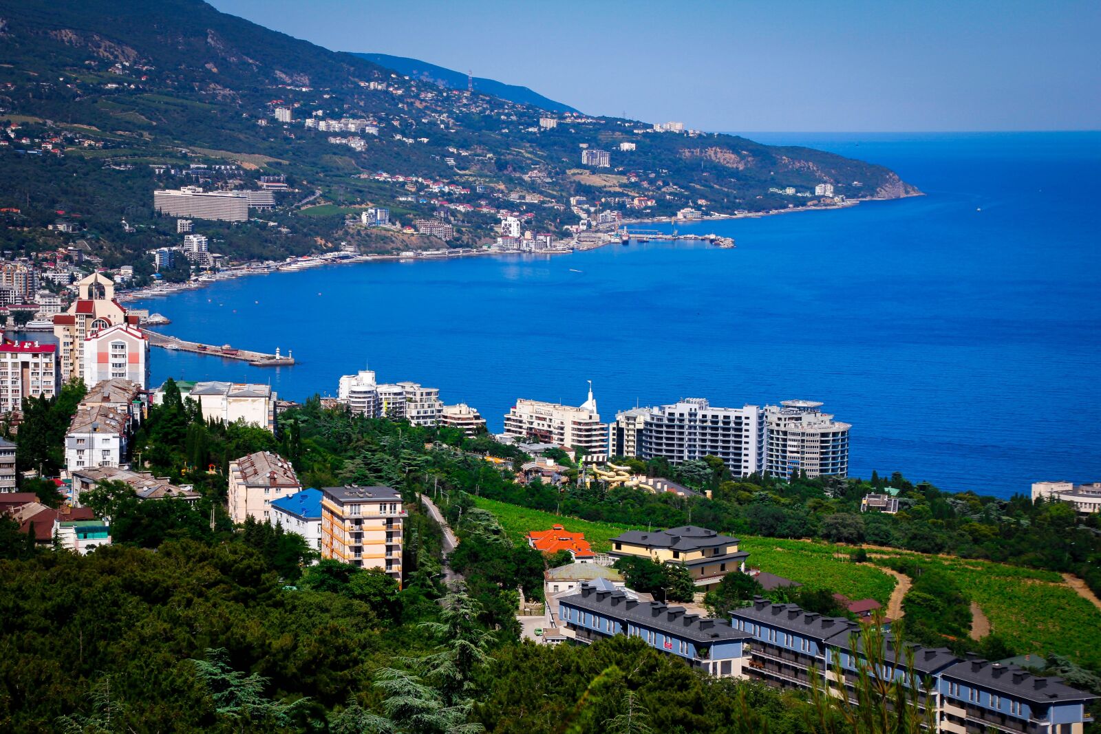 Canon EOS 60D sample photo. Yalta, sea, mountains photography